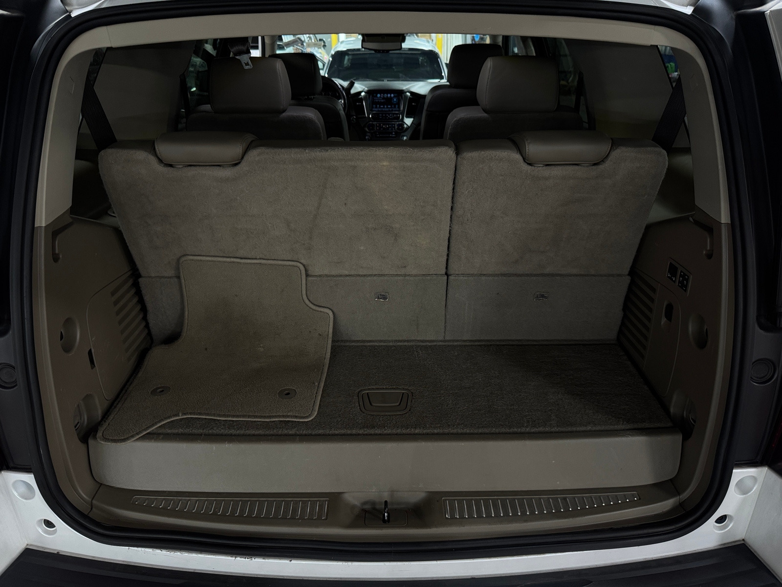 Thumbnail: 2019 Chevrolet Tahoe - 6
