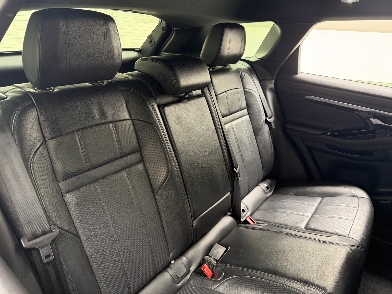 Thumbnail: 2020 Land Rover Range Rover Evoque - 5