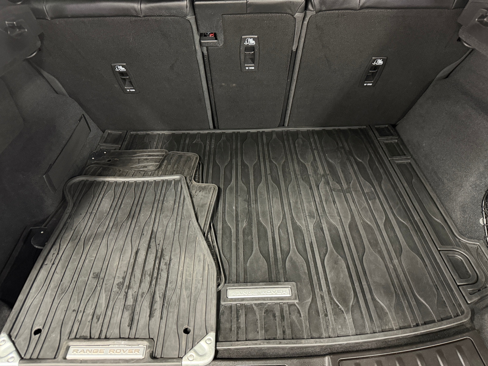 Thumbnail: 2020 Land Rover Range Rover Evoque - 6