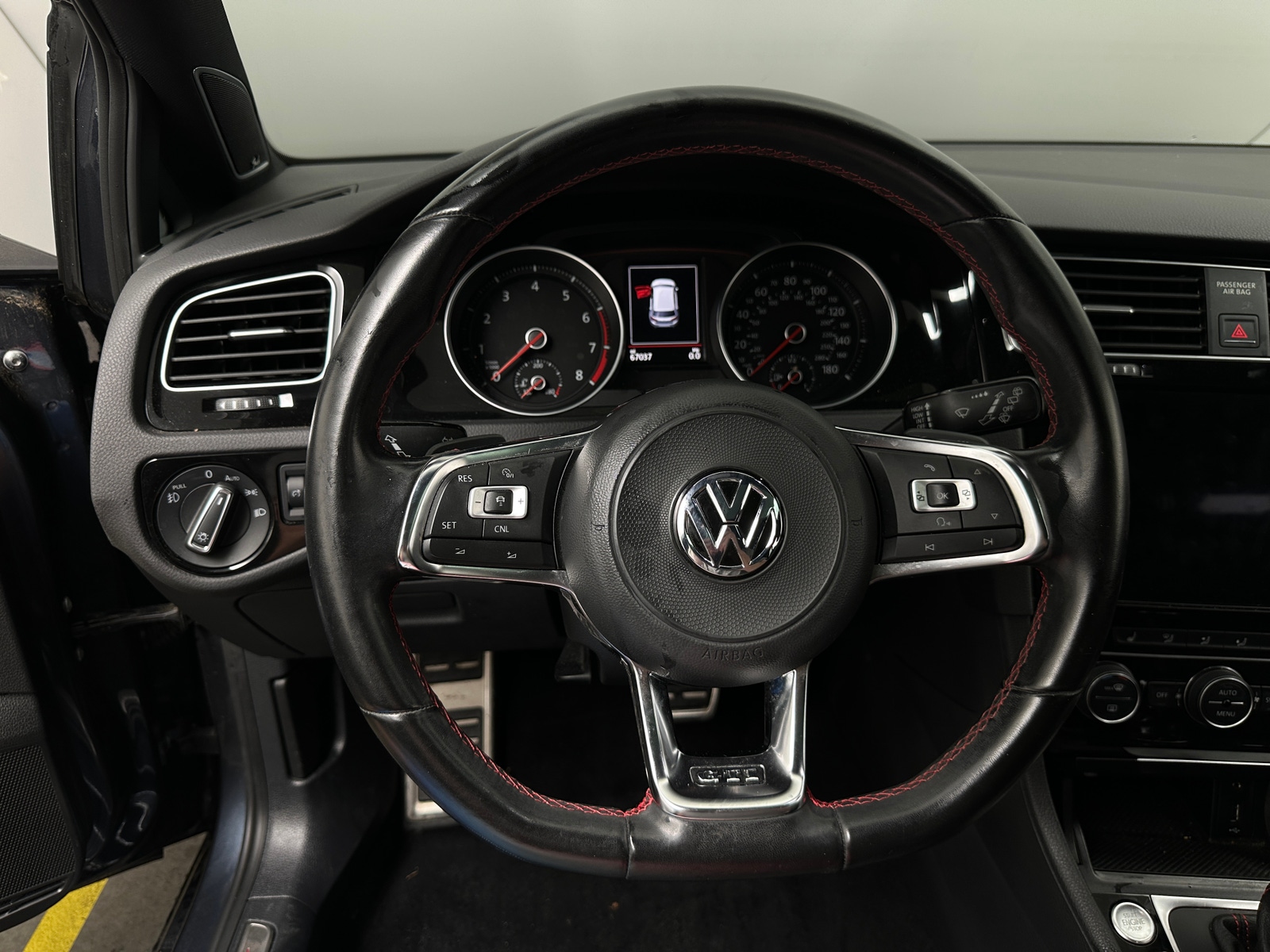 Thumbnail: 2018 Volkswagen Golf - 5