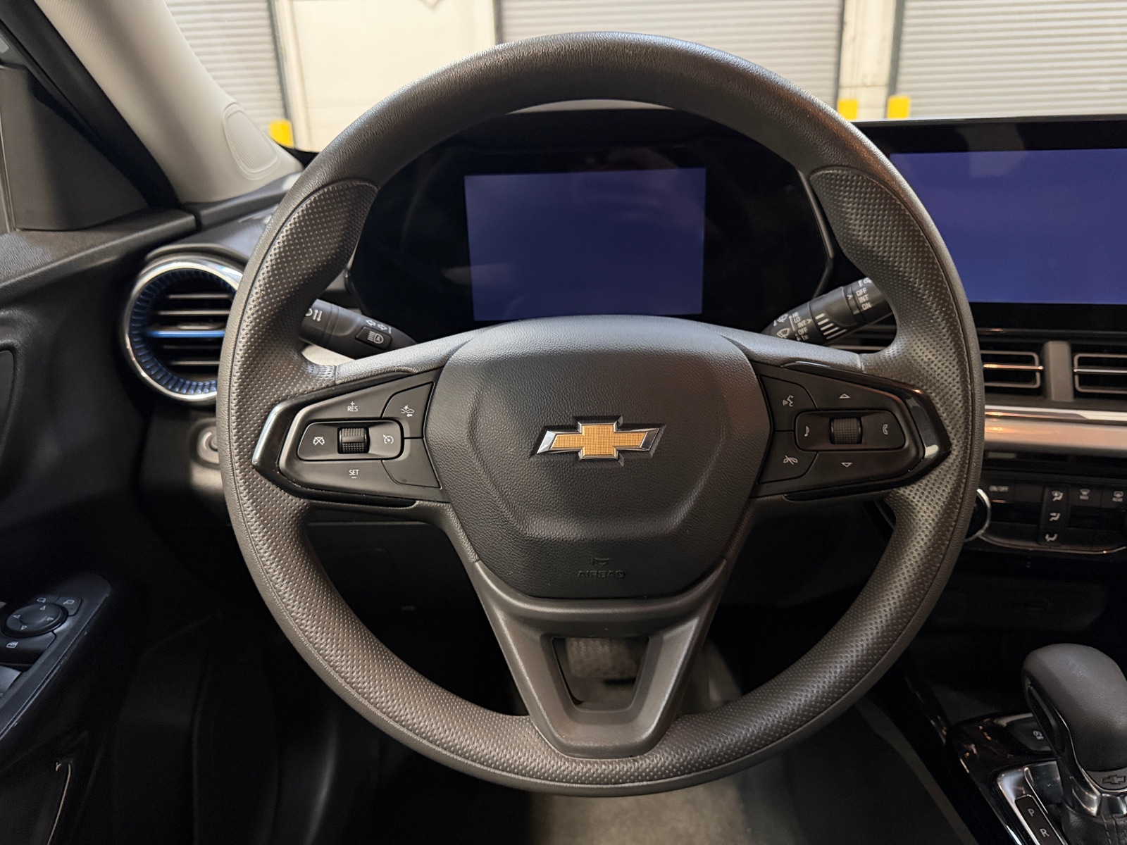 Thumbnail: 2025 Chevrolet Trax - 4