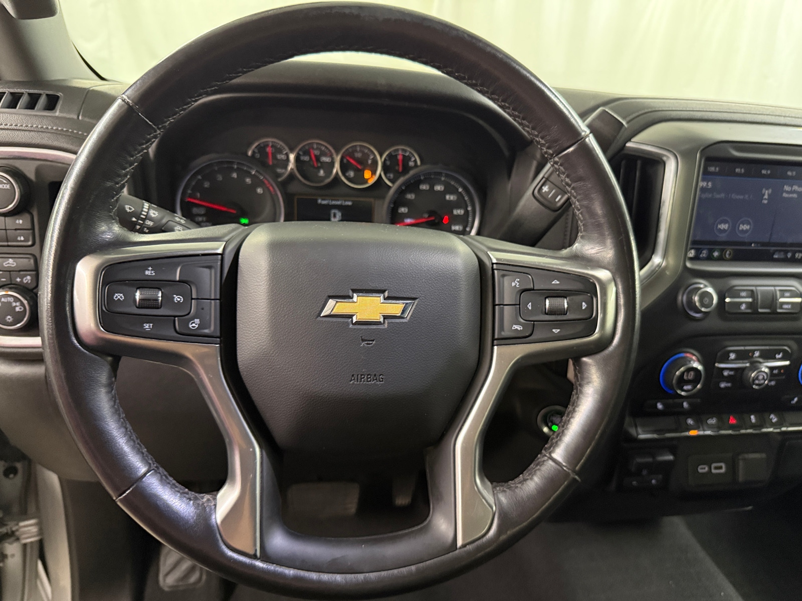 Thumbnail: 2021 Chevrolet Silverado 1500 - 5