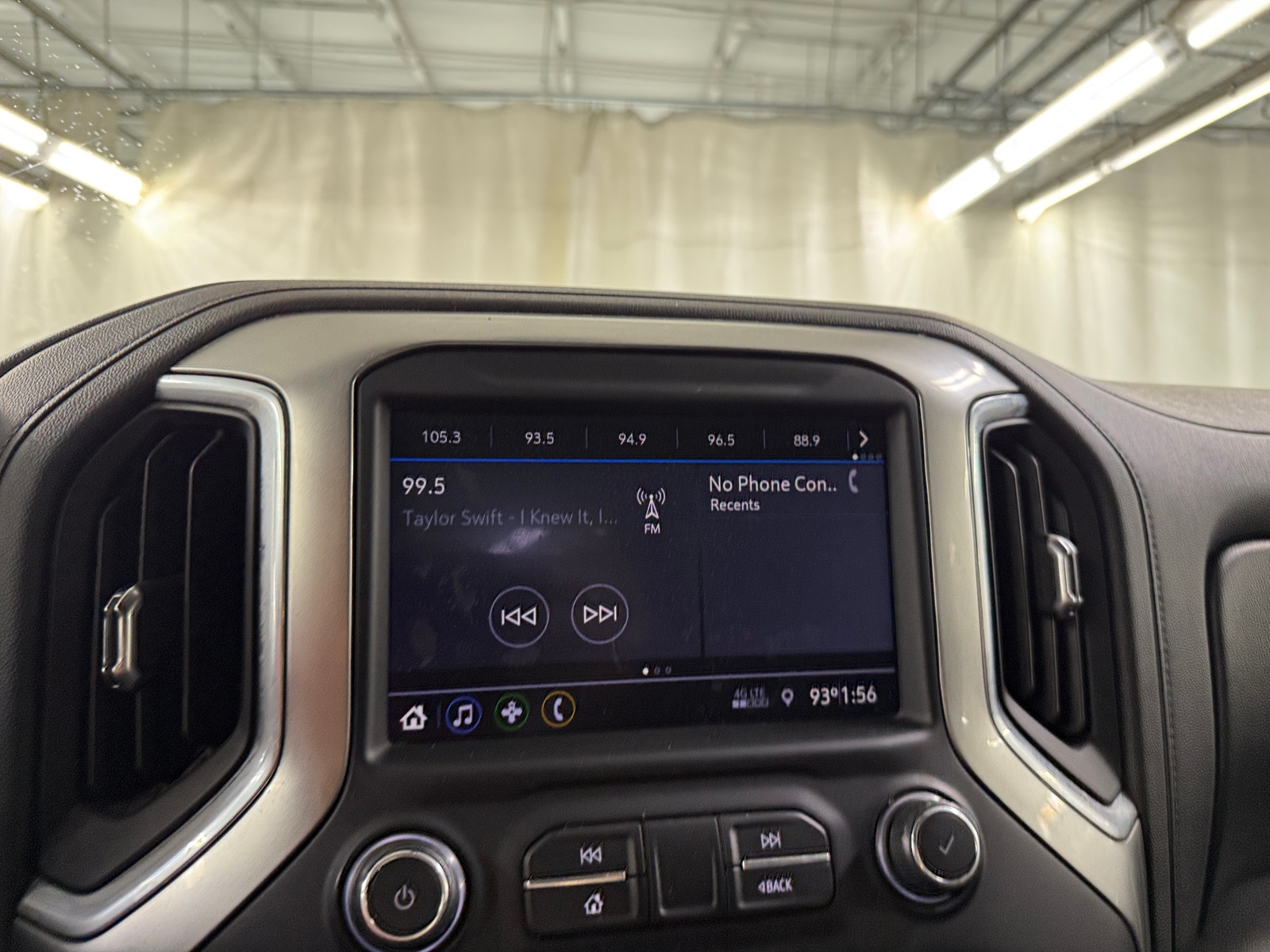 Thumbnail: 2021 Chevrolet Silverado 1500 - 4