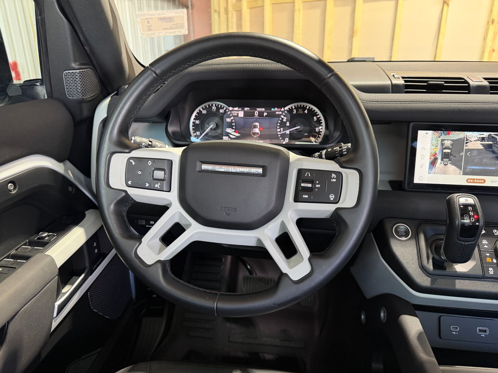 Thumbnail: 2023 Land Rover Defender - 4