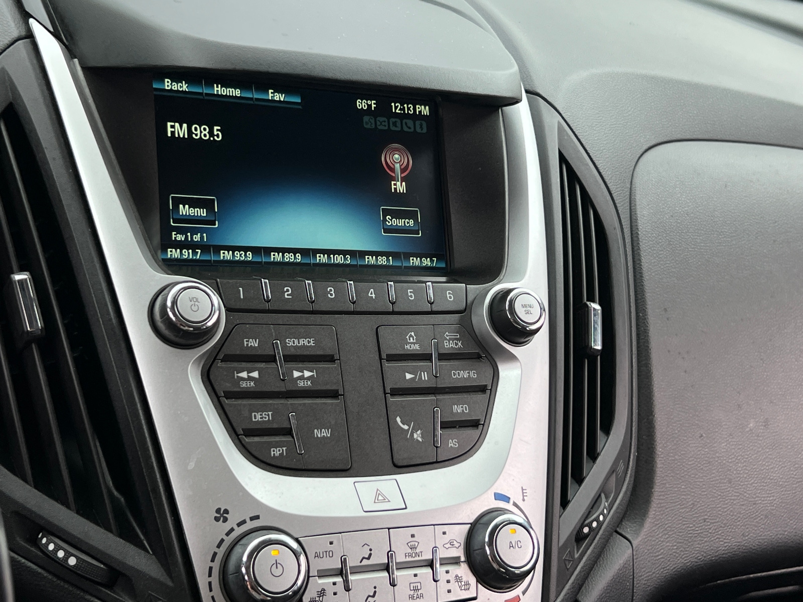 Thumbnail: 2017 Chevrolet Equinox - 4