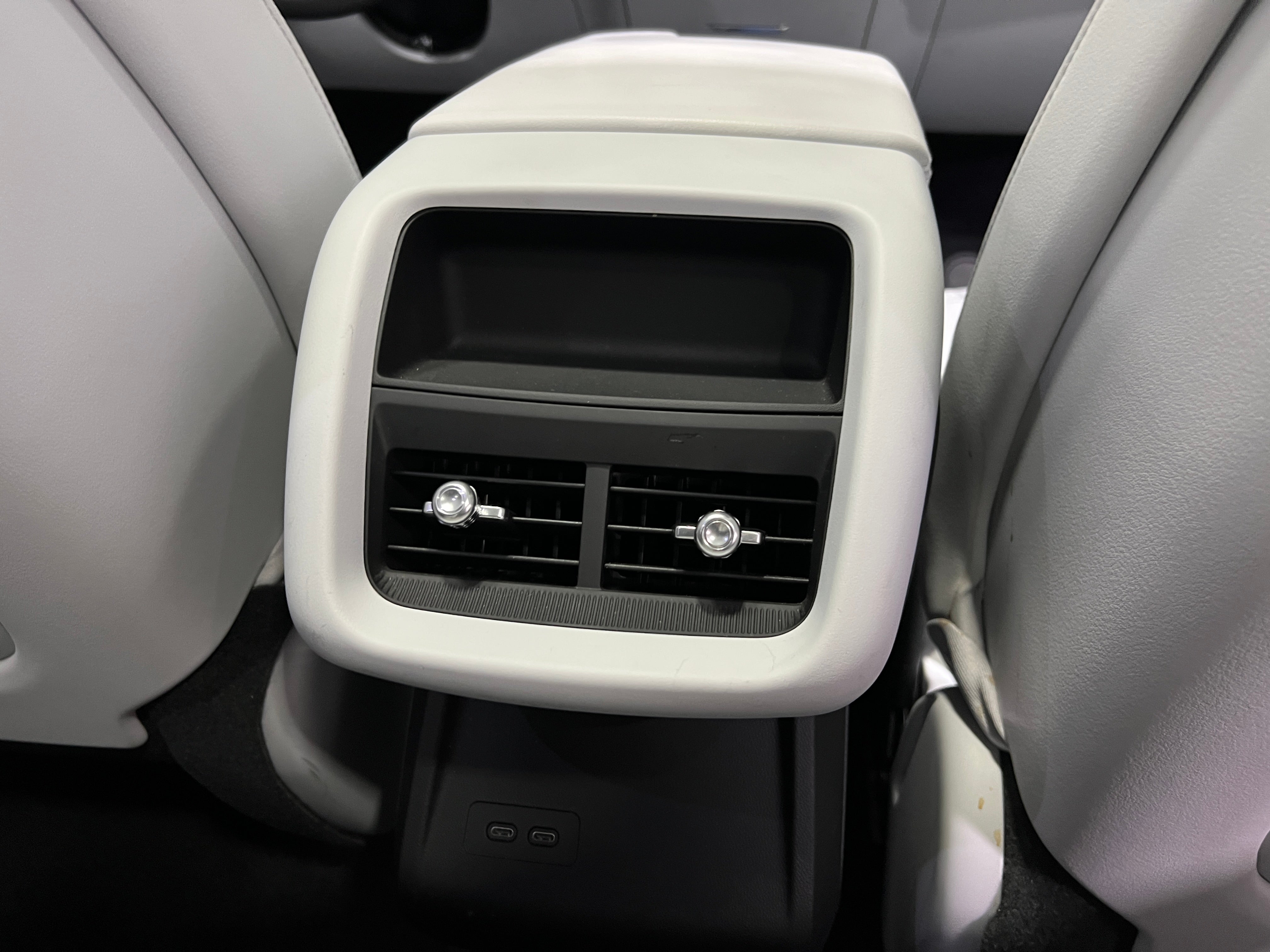 Used 2024 Cadillac LYRIQ Luxury 1 with VIN 1GYKPPRK6RZ106618 for sale in Auburn, WA