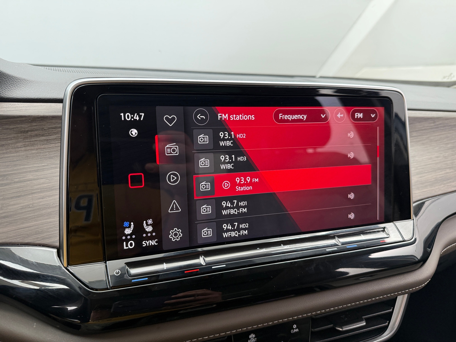 Thumbnail: 2024 Volkswagen Atlas - 3