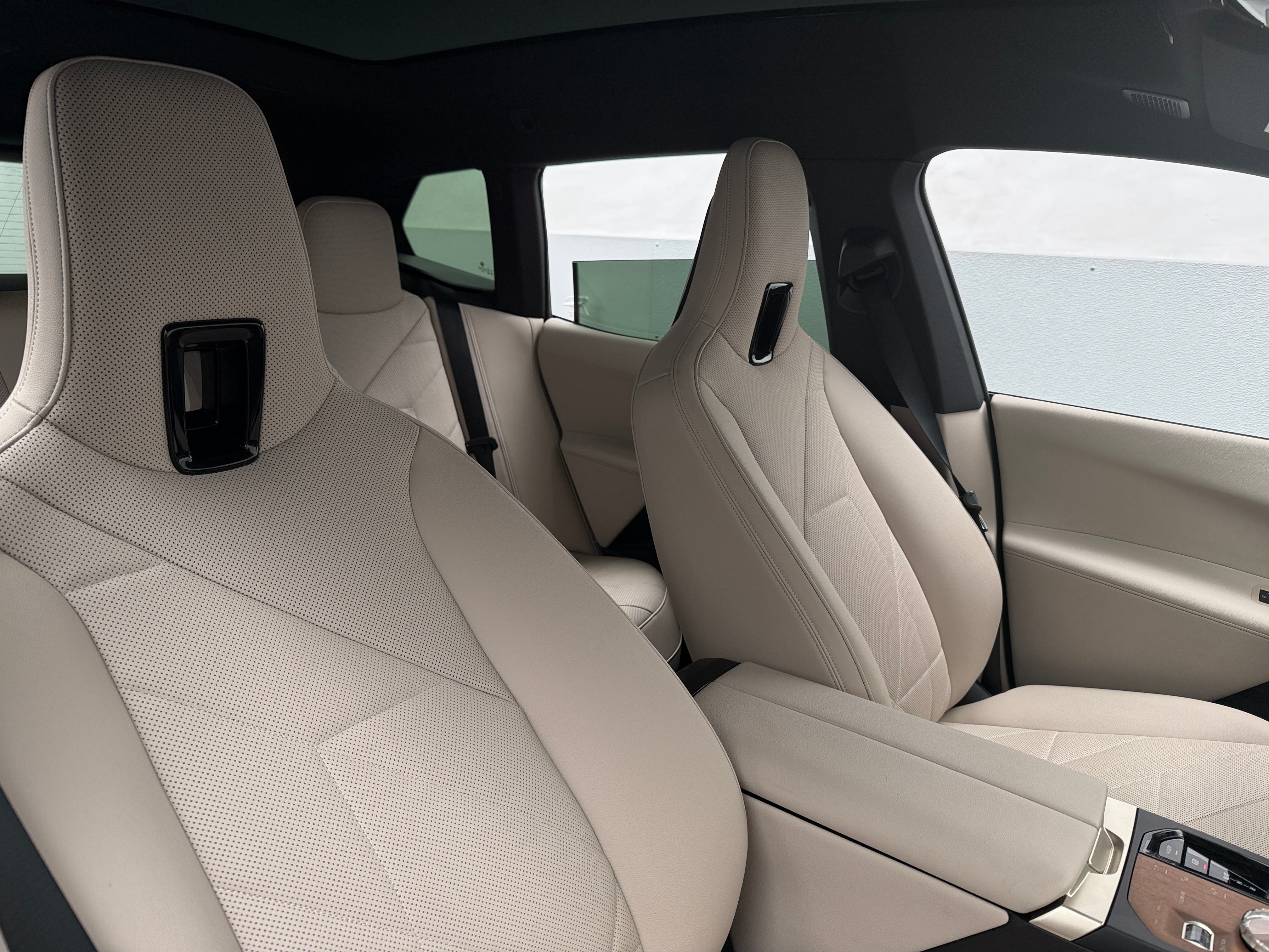 Used 2023 BMW iX Base with VIN WB533CF07PCM65585 for sale in Pewaukee, WI