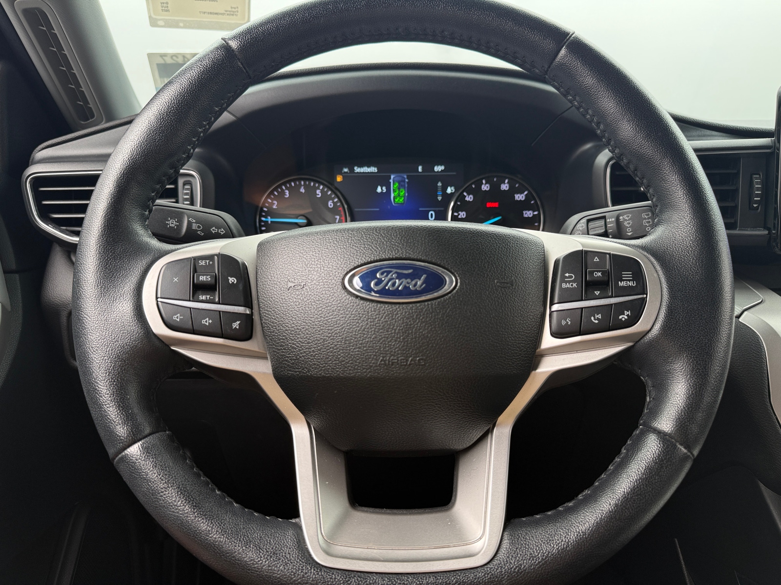 Thumbnail: 2022 Ford Explorer - 4