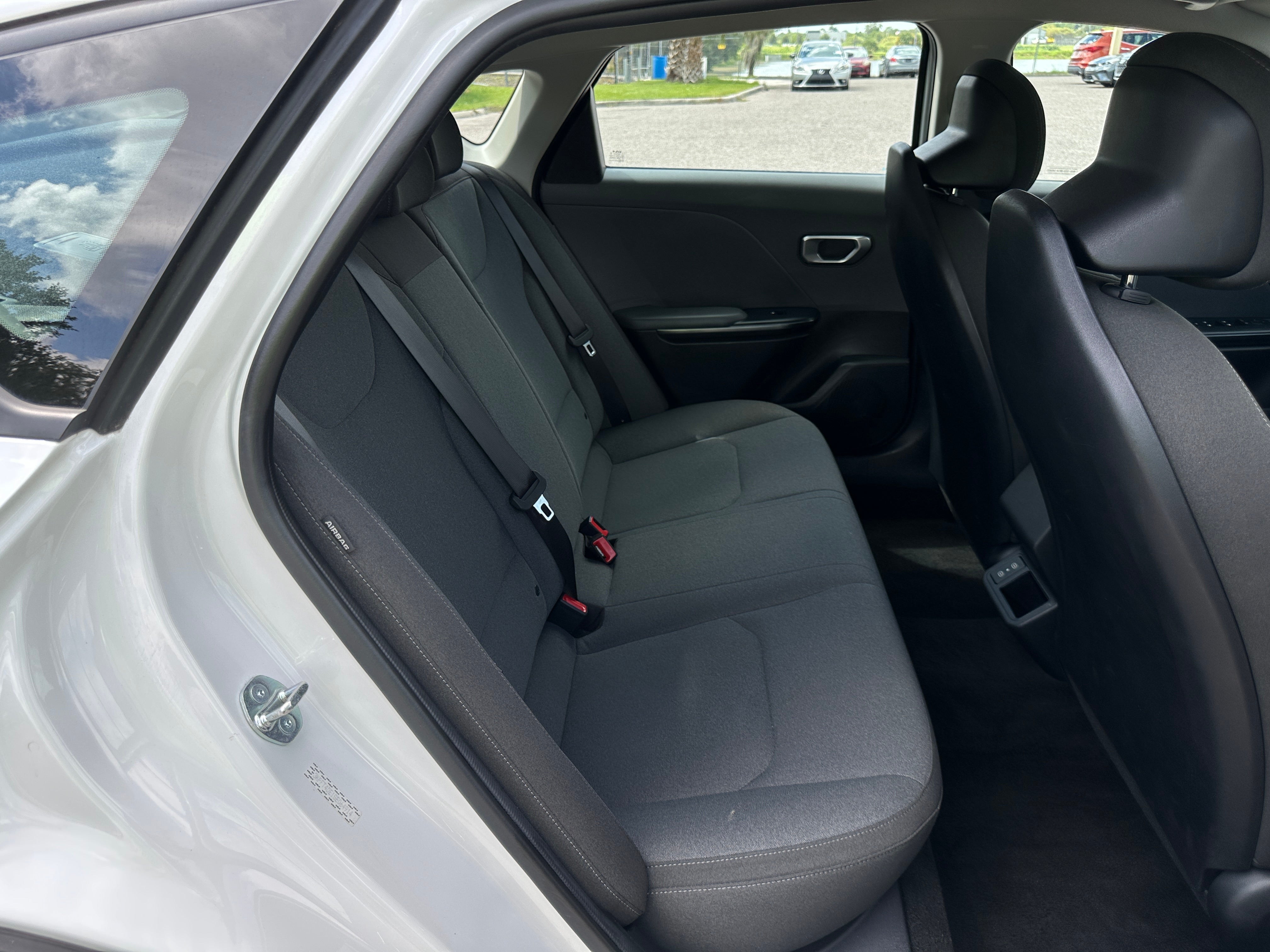 2025 Kia K4 LXS - Photo 4