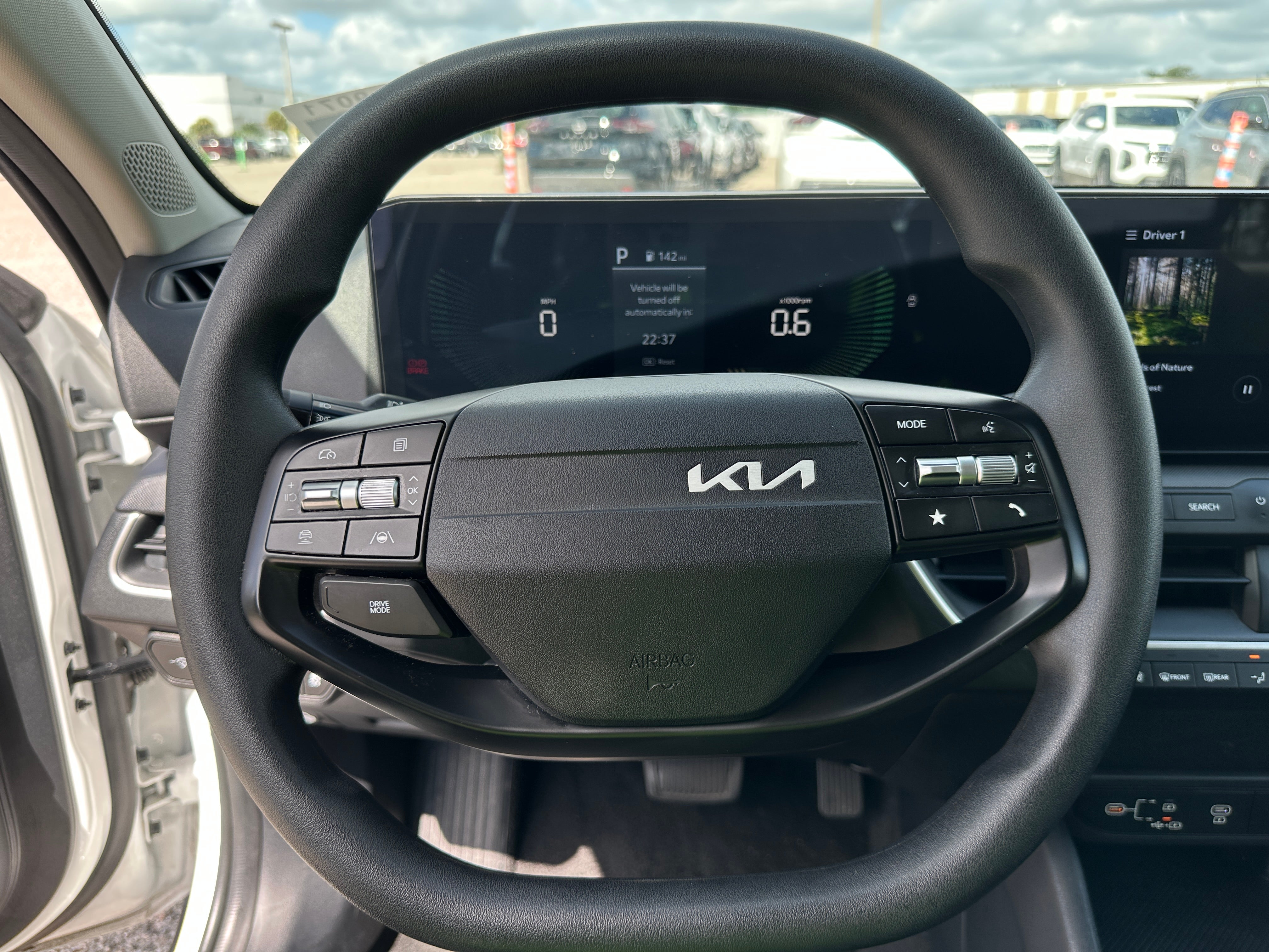 2025 Kia K4 LXS - Photo 6