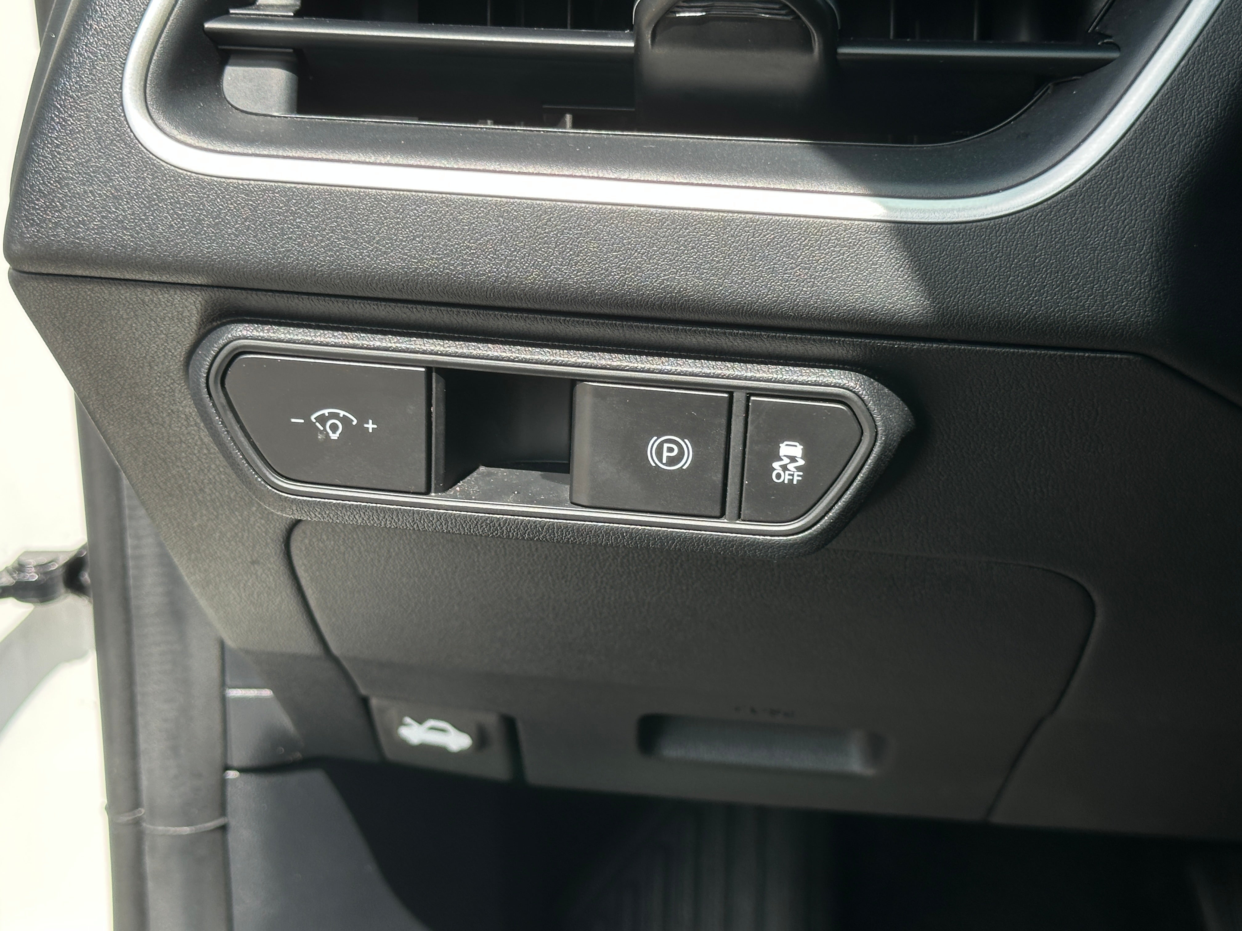 2025 Kia K4 LXS - Photo 9