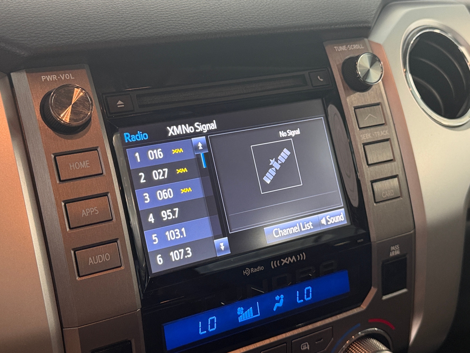 Thumbnail: 2018 Toyota Tundra - 3
