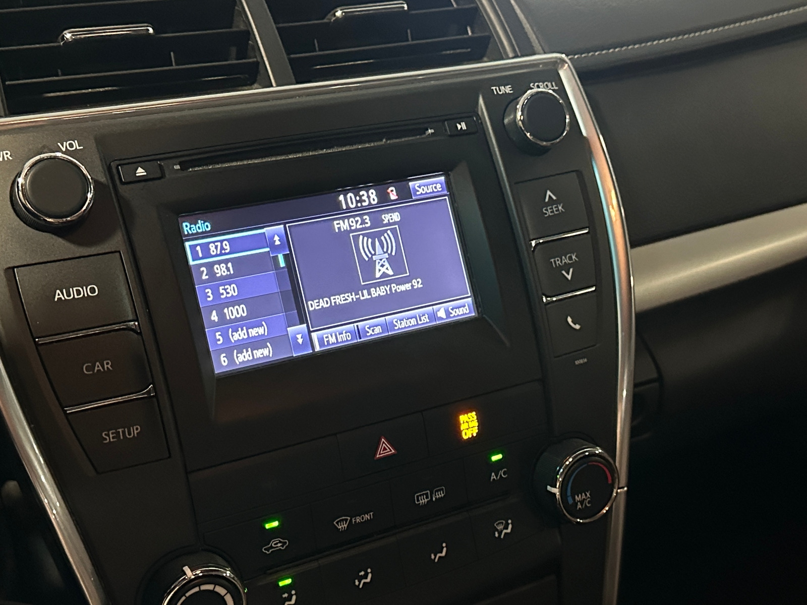 Thumbnail: 2017 Toyota Camry - 4