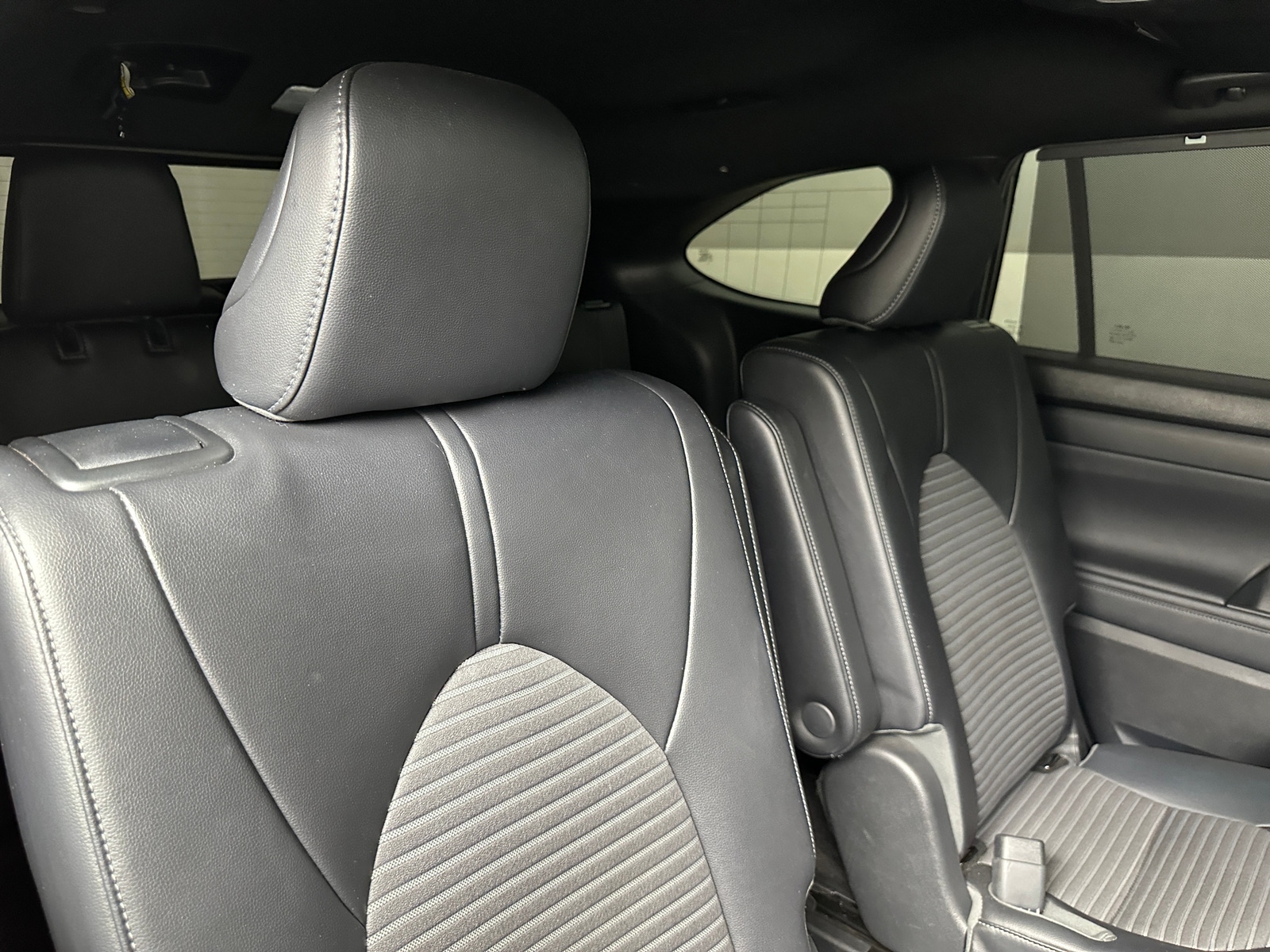 Thumbnail: 2023 Toyota Highlander - 6
