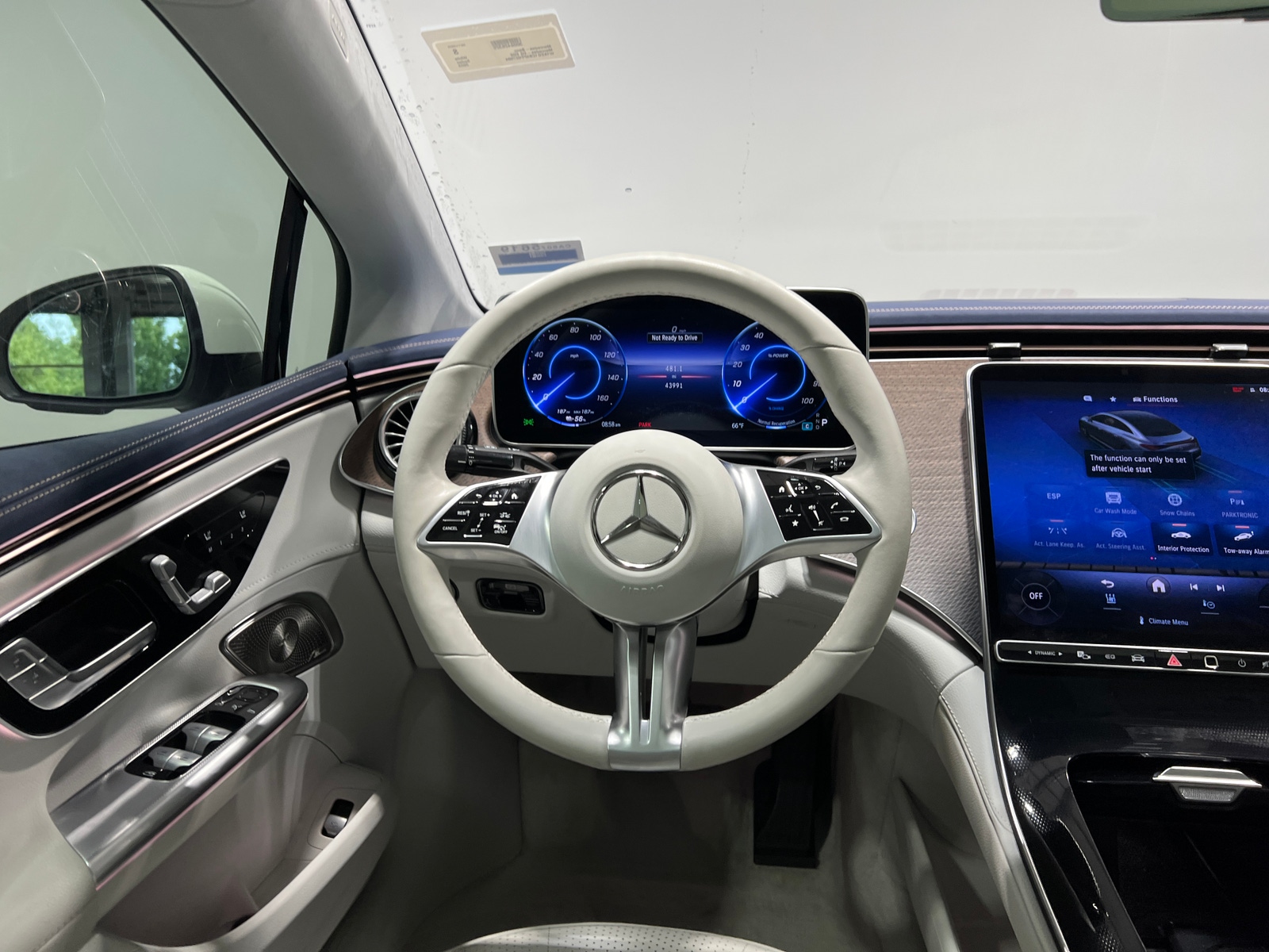 Thumbnail: 2023 Mercedes-Benz EQE - 4