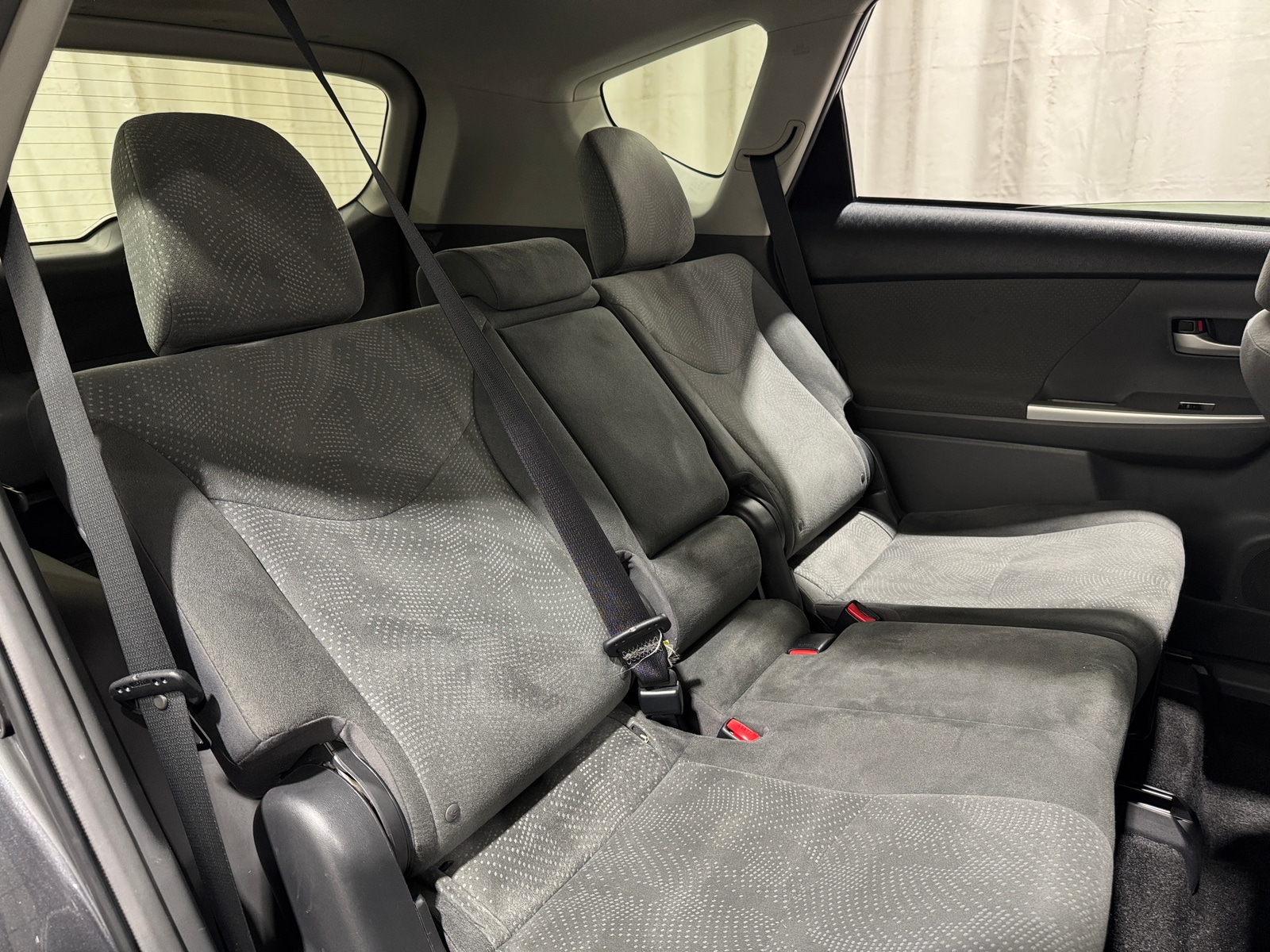 Thumbnail: 2014 Toyota Prius v - 6