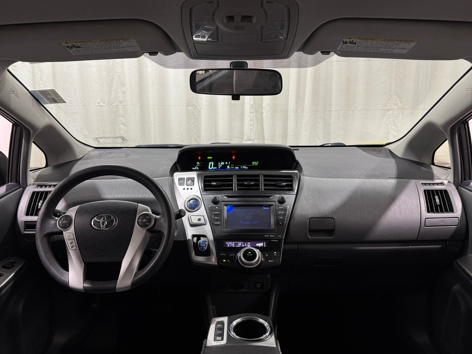 Thumbnail: 2014 Toyota Prius v - 3