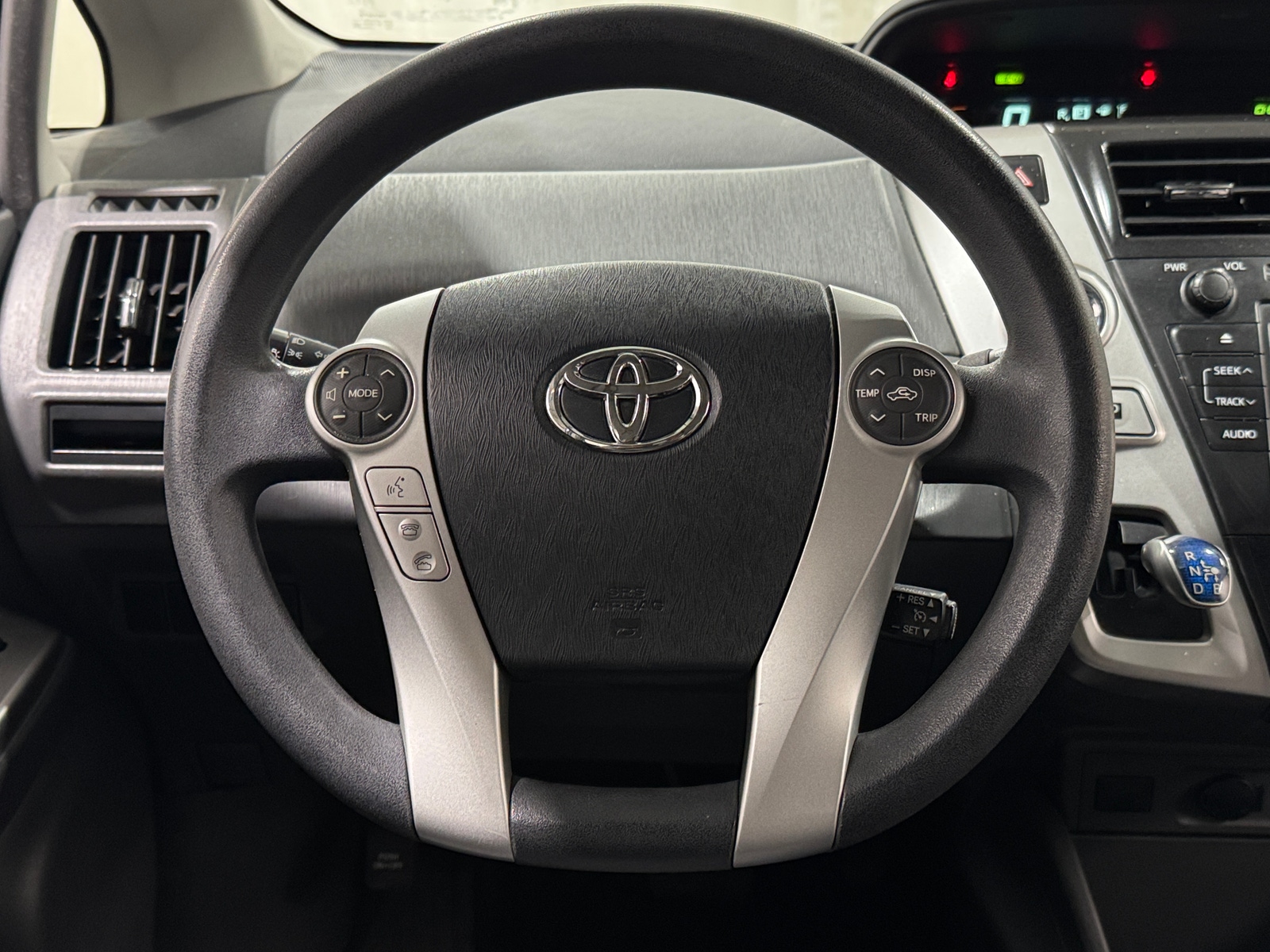 Thumbnail: 2014 Toyota Prius v - 5