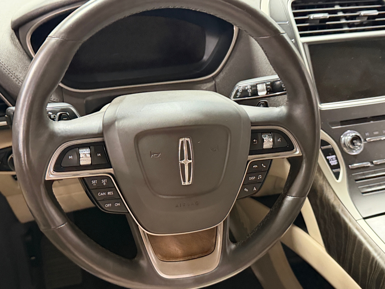 Thumbnail: 2020 Lincoln Nautilus - 4