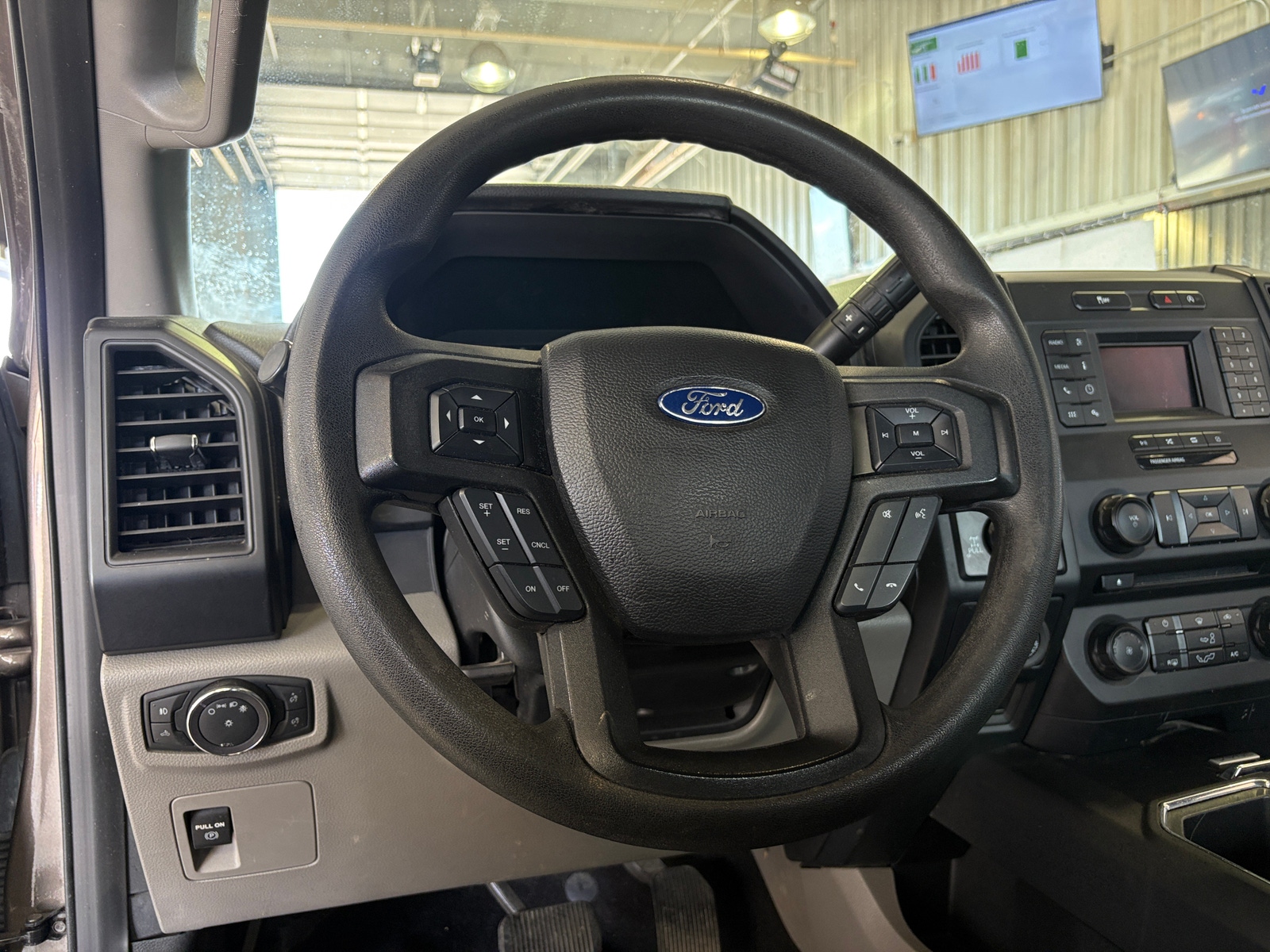 Thumbnail: 2018 Ford Econoline - 5