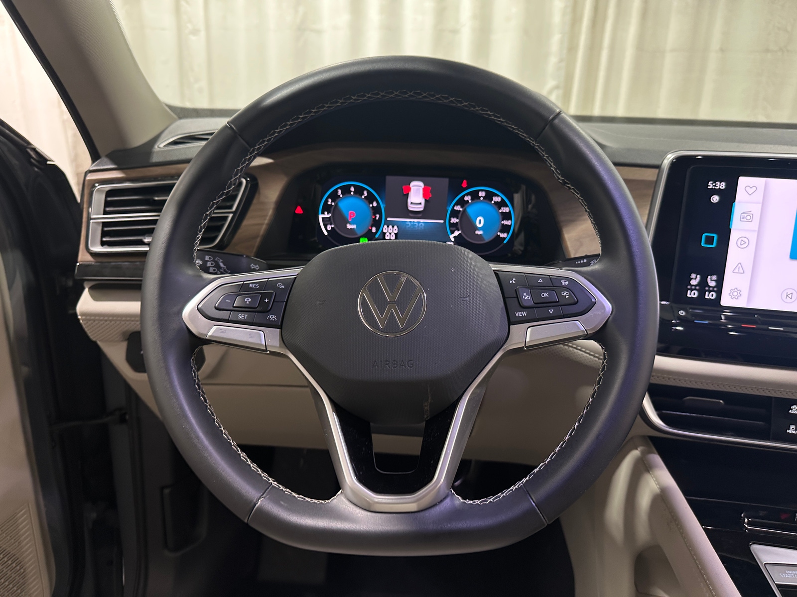Thumbnail: 2026 Volkswagen Atlas - 4