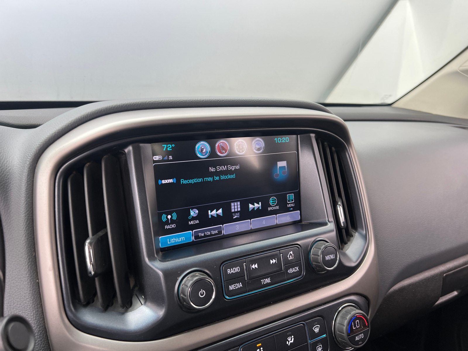 Thumbnail: 2017 Chevrolet Colorado - 3