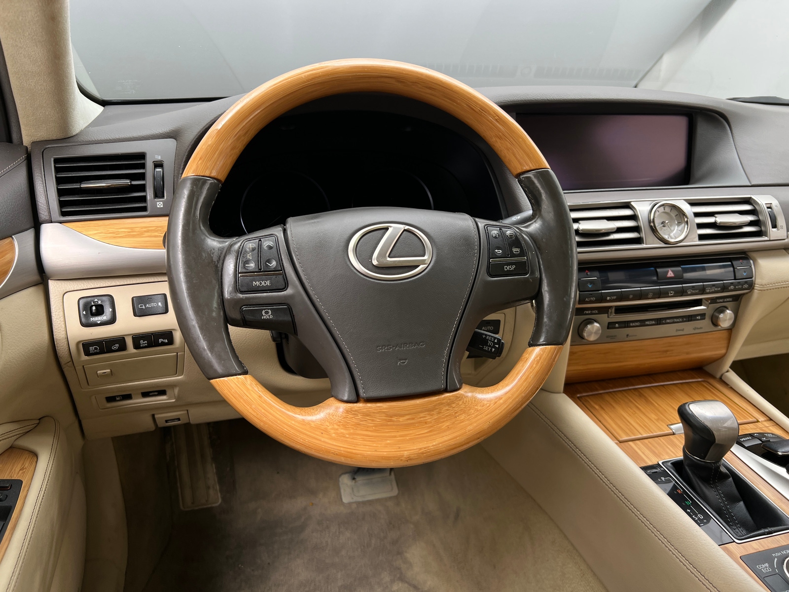 Thumbnail: 2014 Lexus LS - 4