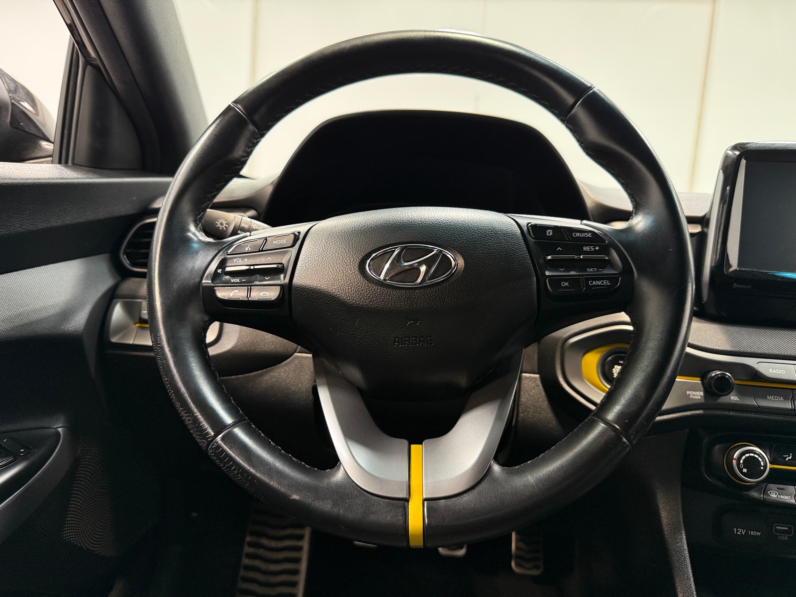 Thumbnail: 2019 Hyundai Veloster - 5
