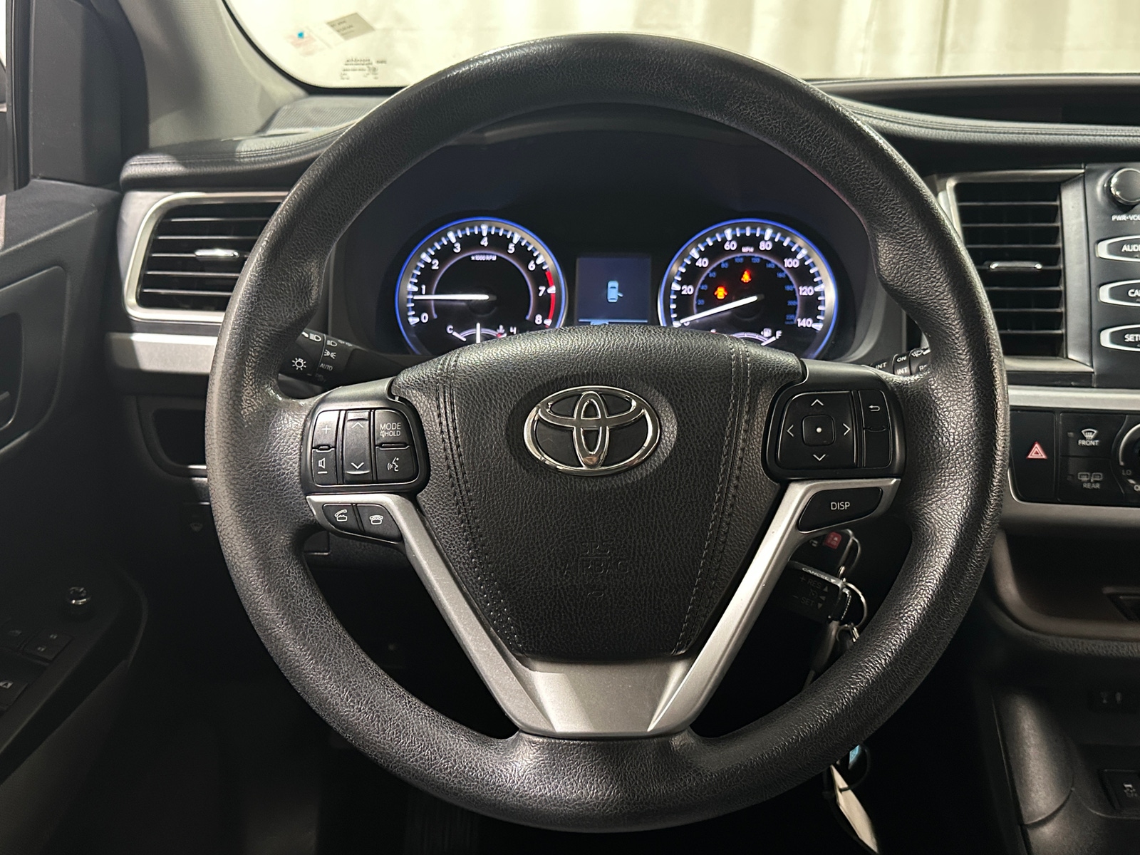Thumbnail: 2015 Toyota Highlander - 5