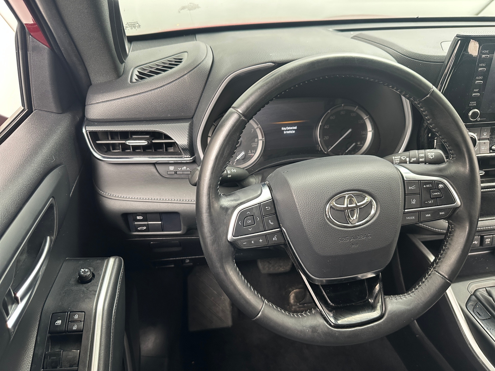 Thumbnail: 2021 Toyota Highlander - 4