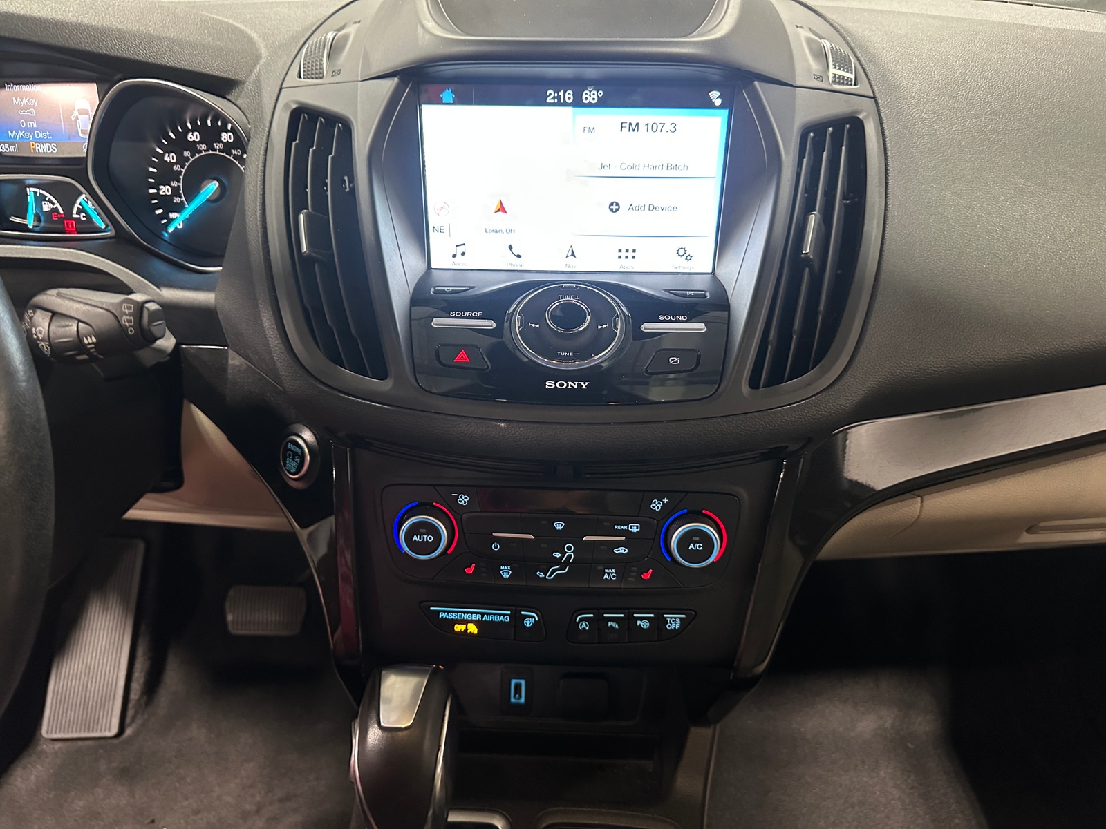 Thumbnail: 2019 Ford Escape - 3