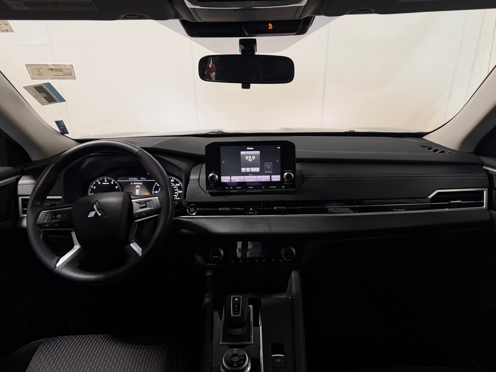 Thumbnail: 2022 Mitsubishi Outlander - 3