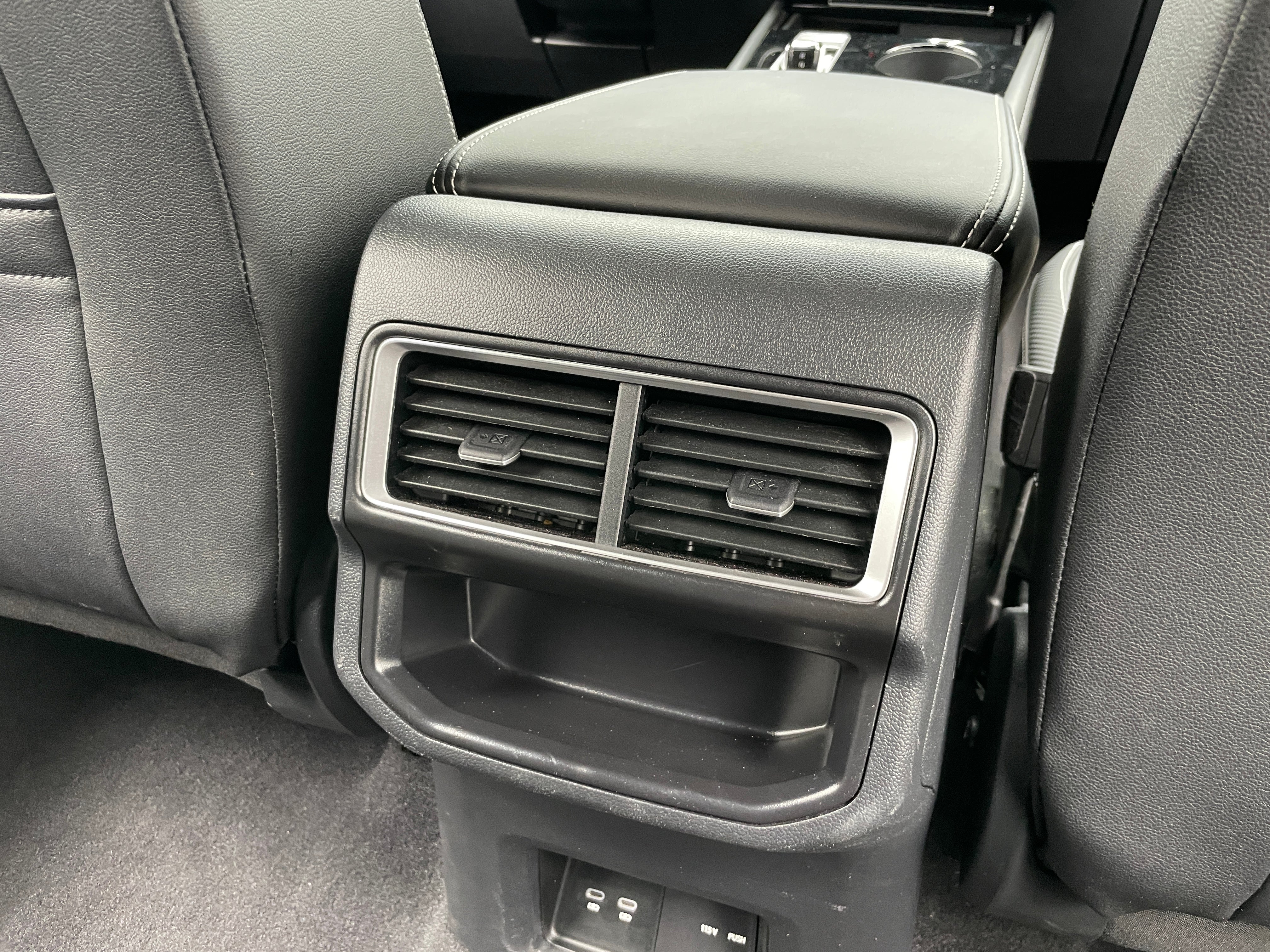 2026 Volkswagen Atlas Cross Sport SE w/Tech - Photo 4