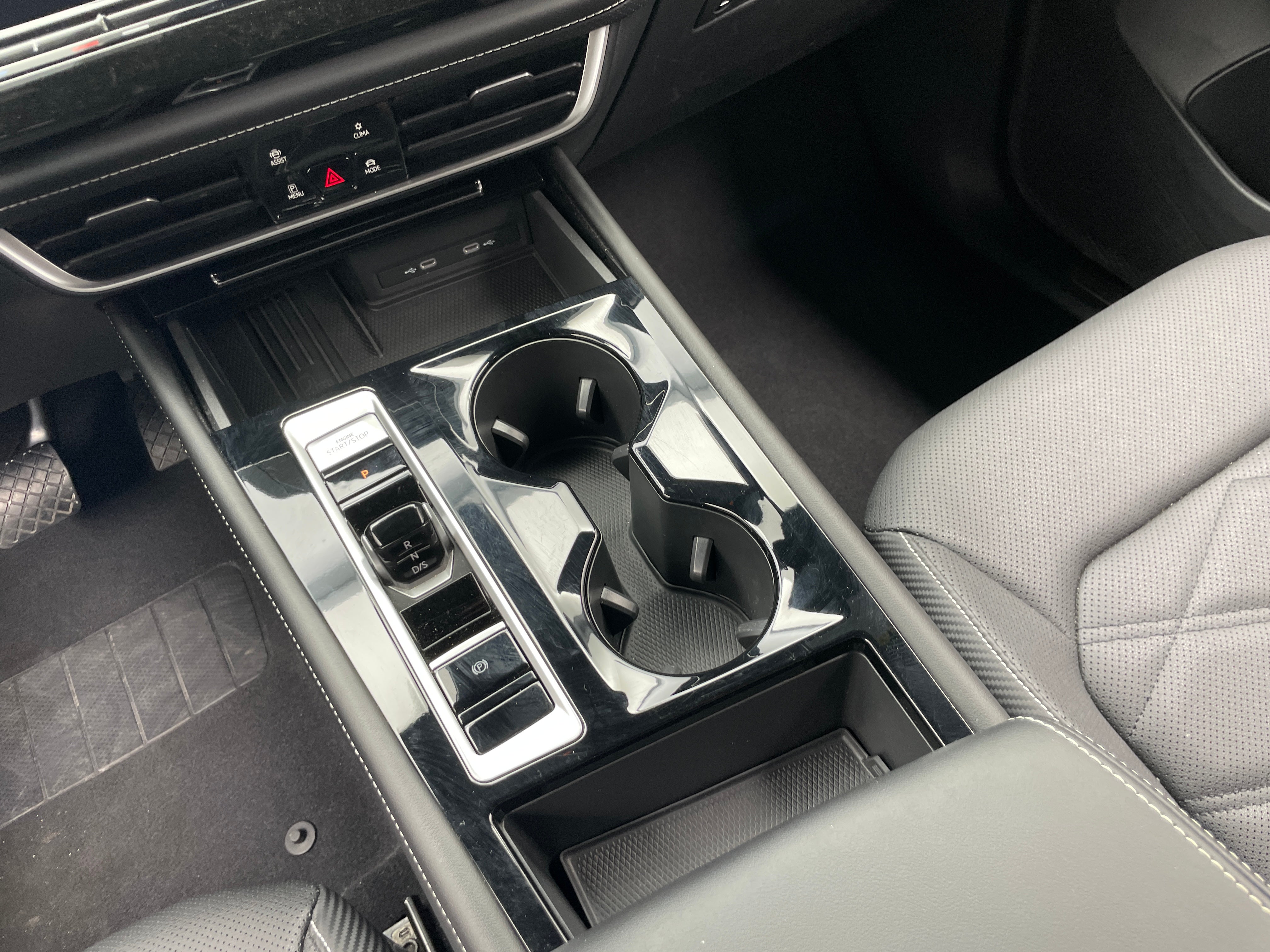 2026 Volkswagen Atlas Cross Sport SE w/Tech - Photo 7