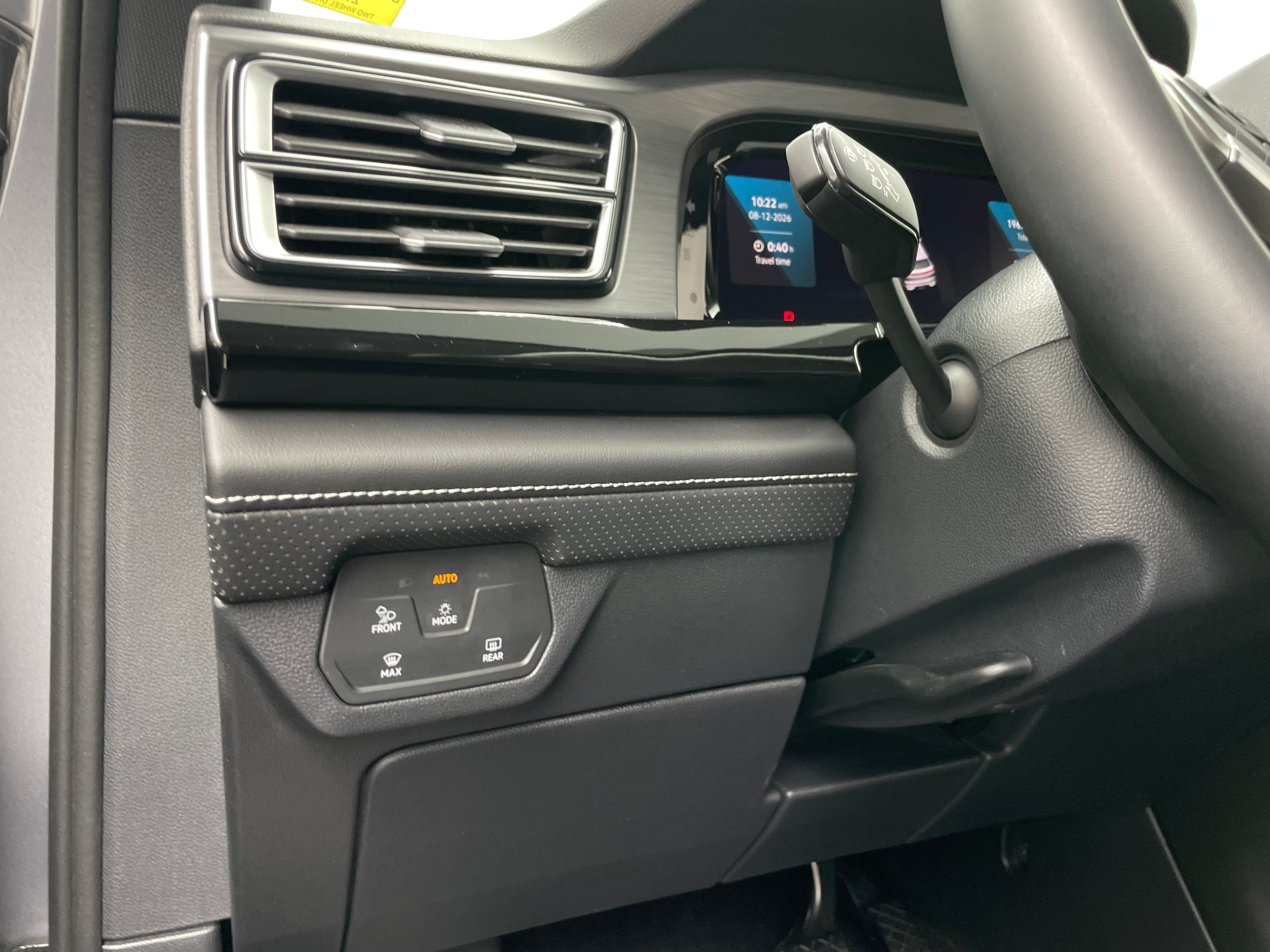 2026 Volkswagen Atlas Cross Sport SE w/Tech - Photo 10
