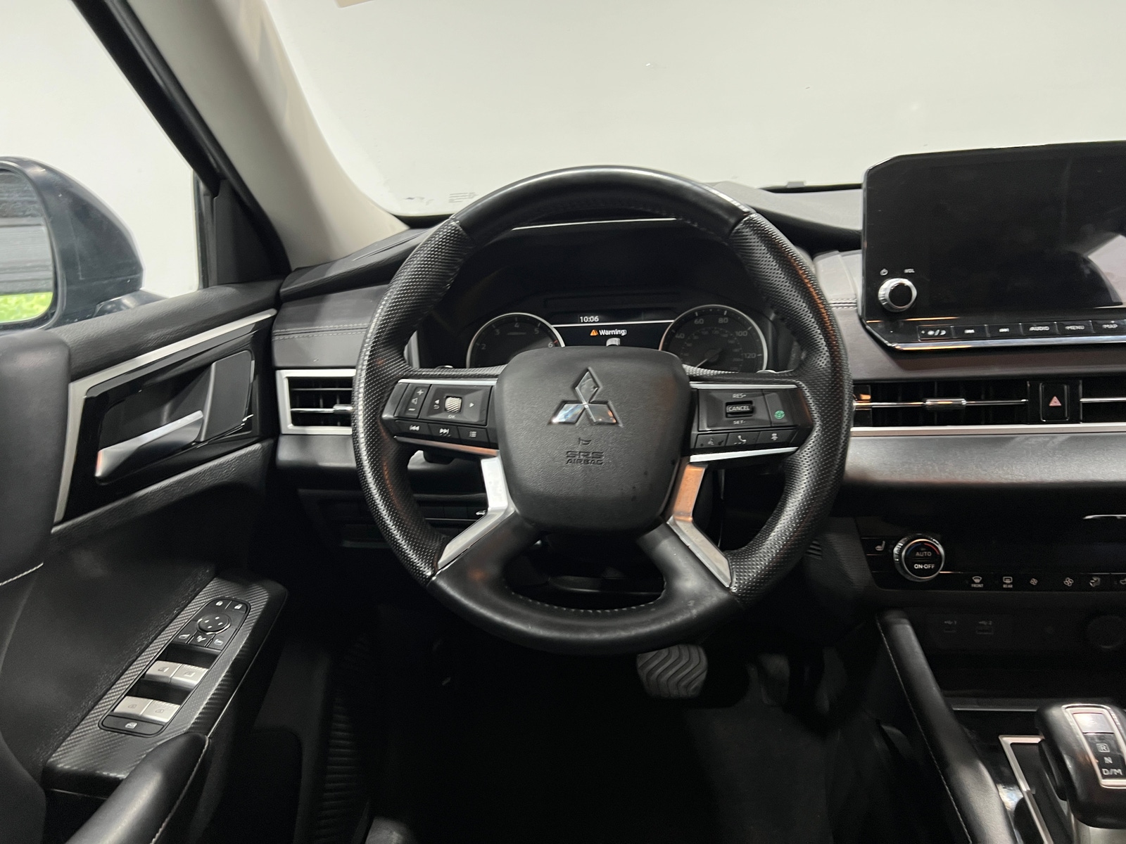 Thumbnail: 2024 Mitsubishi Outlander - 4