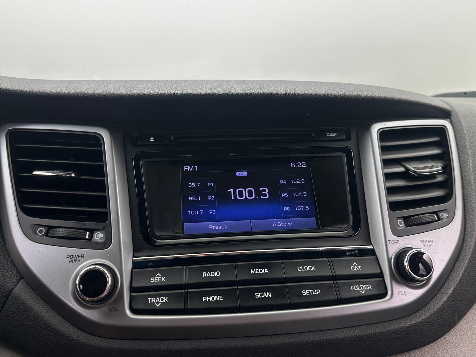 Thumbnail: 2017 Hyundai Tucson - 4