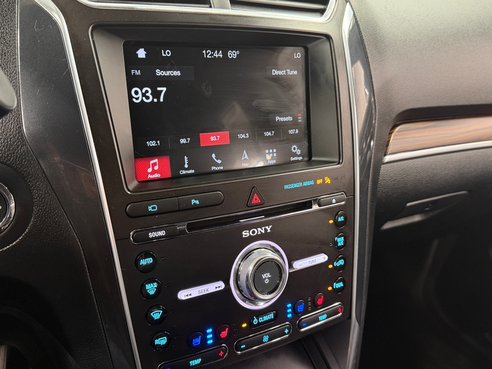 Thumbnail: 2018 Ford Explorer - 3