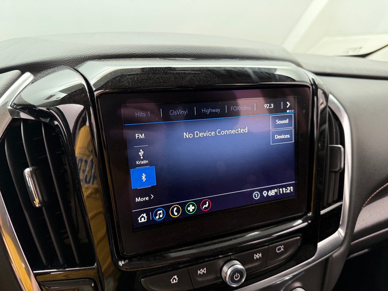 Thumbnail: 2021 Chevrolet Traverse - 4
