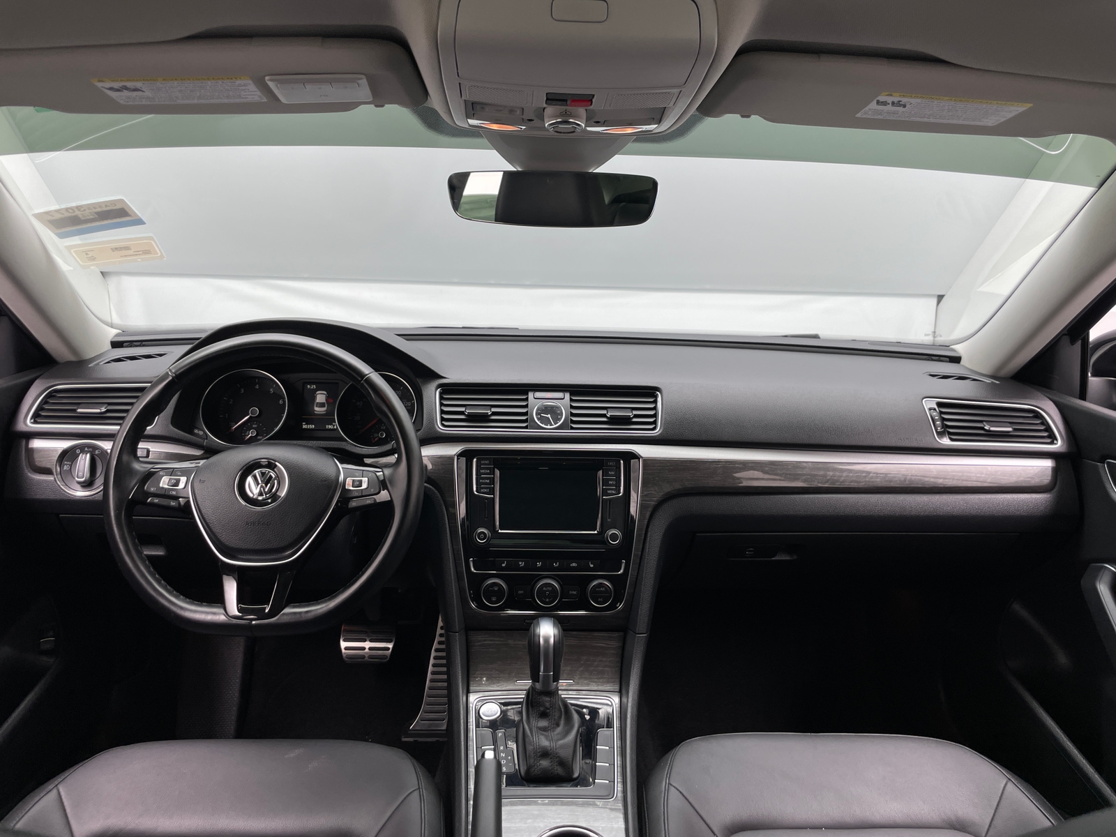 Thumbnail: 2017 Volkswagen Passat - 2
