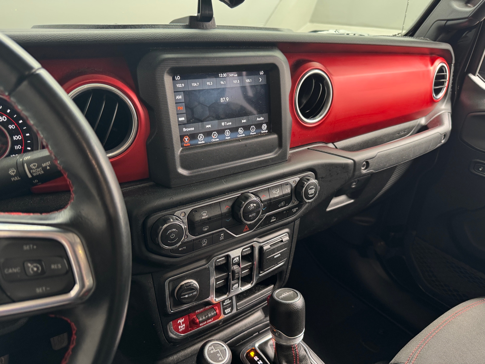 Thumbnail: 2021 Jeep Gladiator - 4