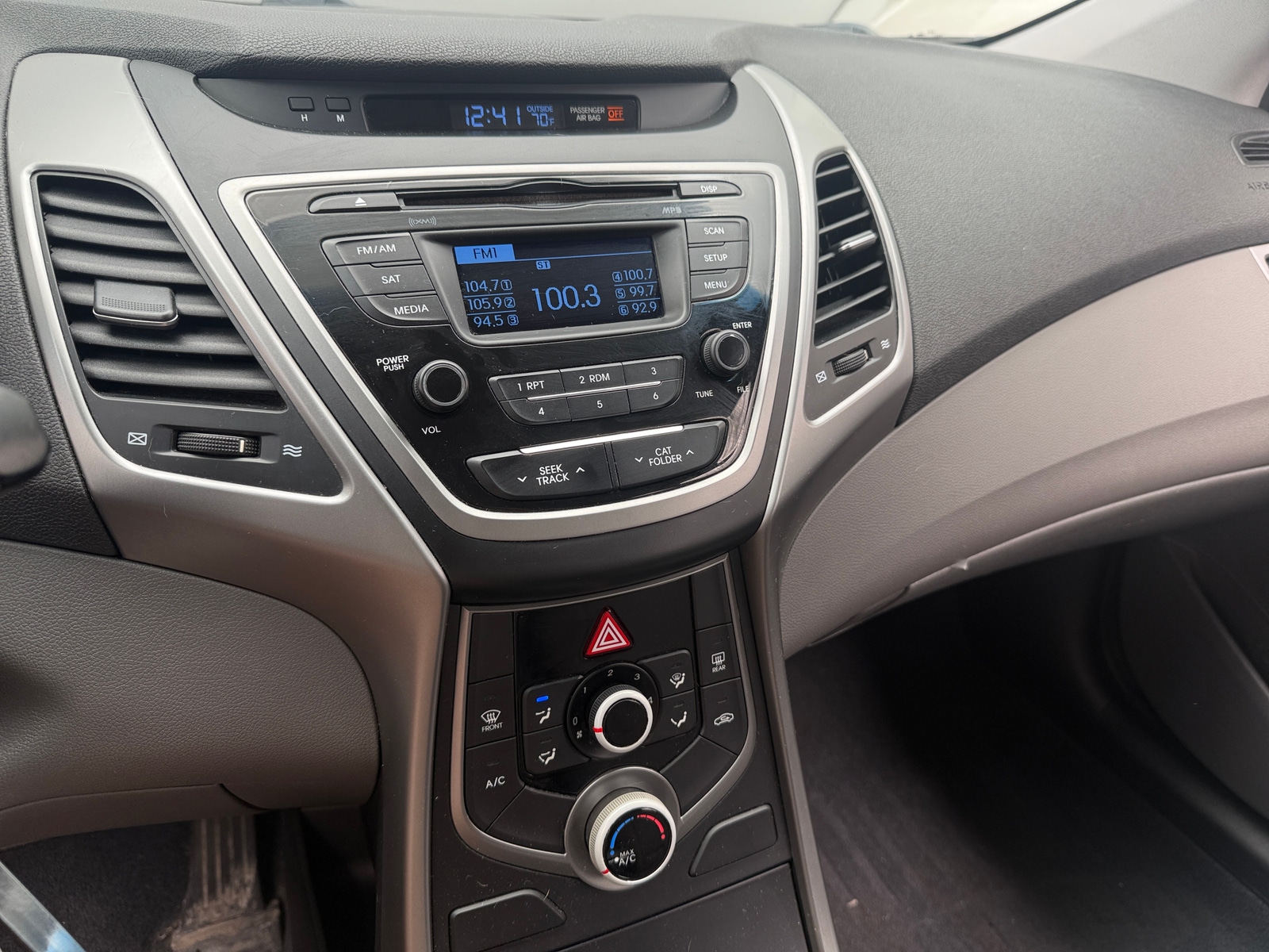 Thumbnail: 2016 Hyundai Elantra - 4