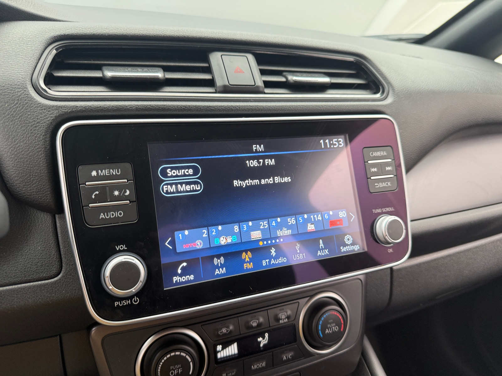 Thumbnail: 2025 Nissan Leaf - 4