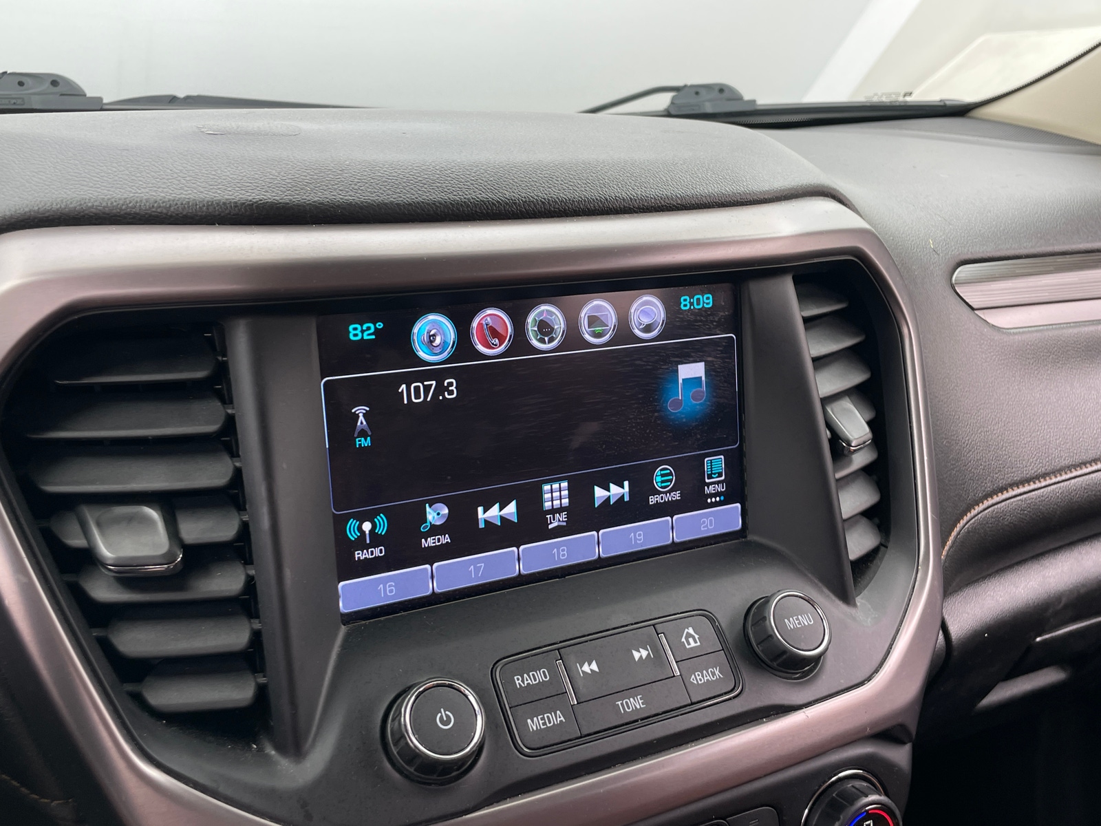 Thumbnail: 2017 GMC Acadia - 3