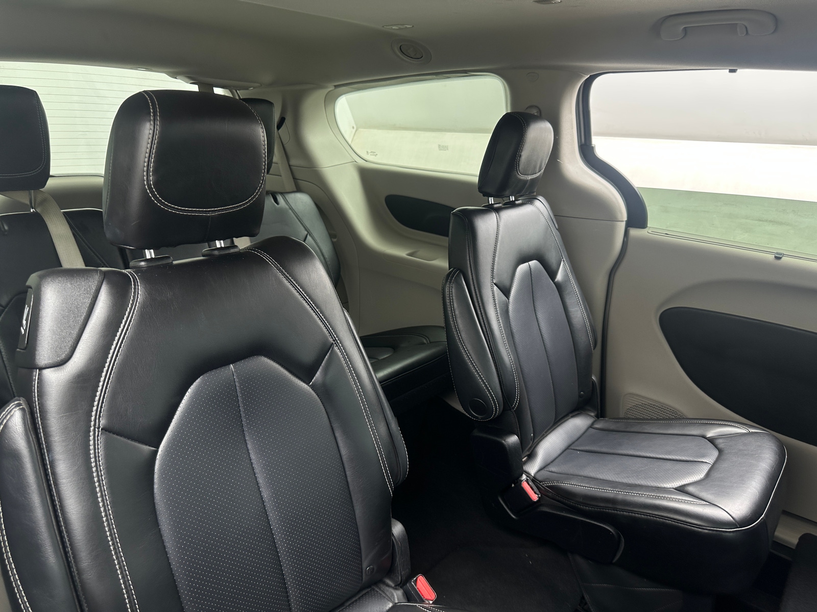 Thumbnail: 2023 Chrysler Pacifica - 5