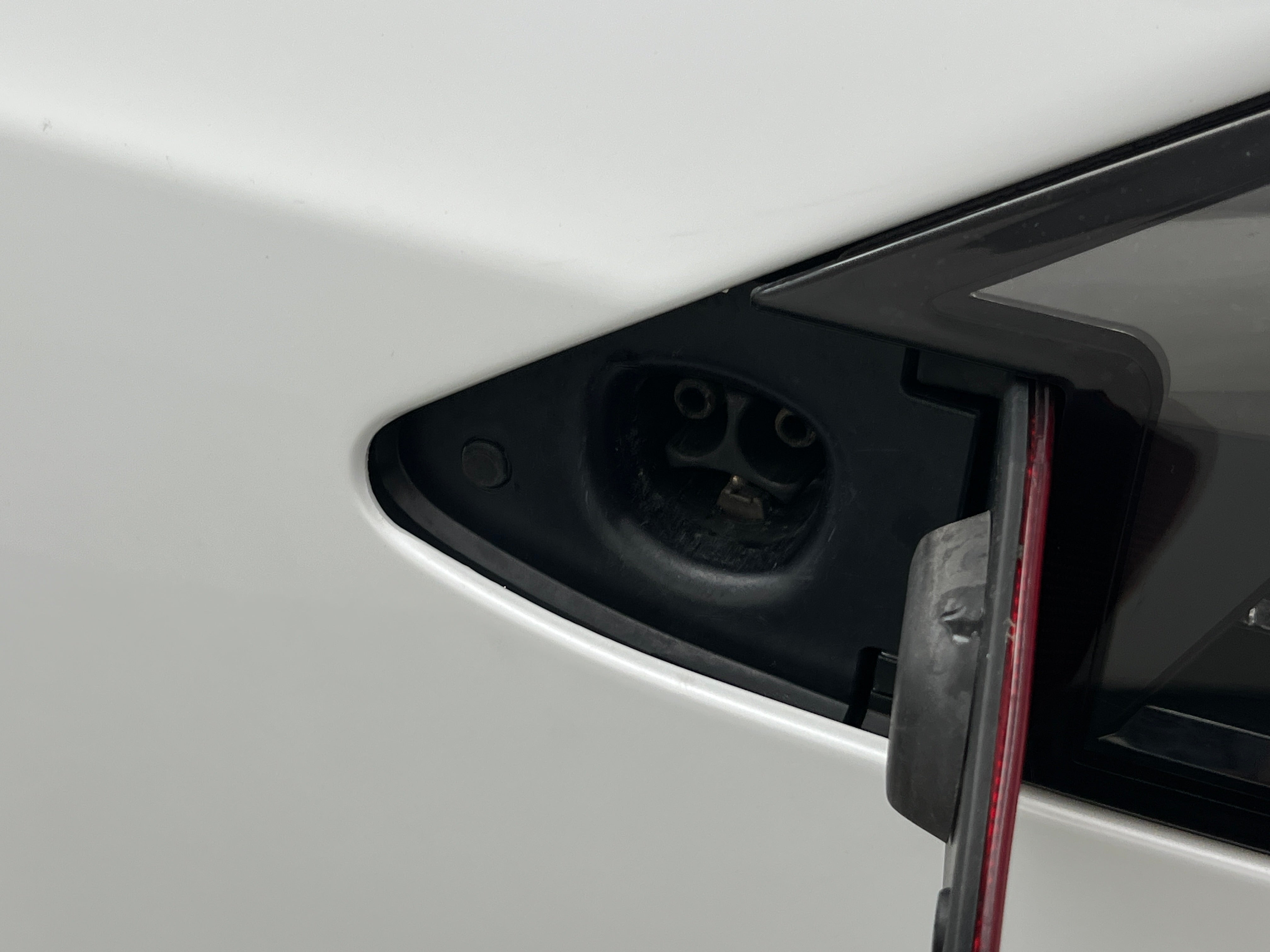 Used 2018 Tesla Model X 100D with VIN 5YJXCDE25JF133881 for sale in Auburn, WA