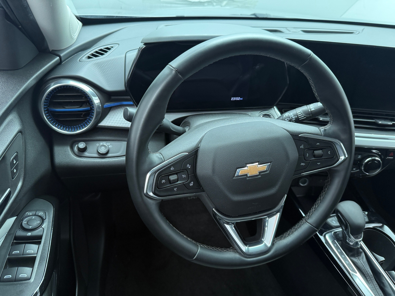 Thumbnail: 2025 Chevrolet Trax - 4