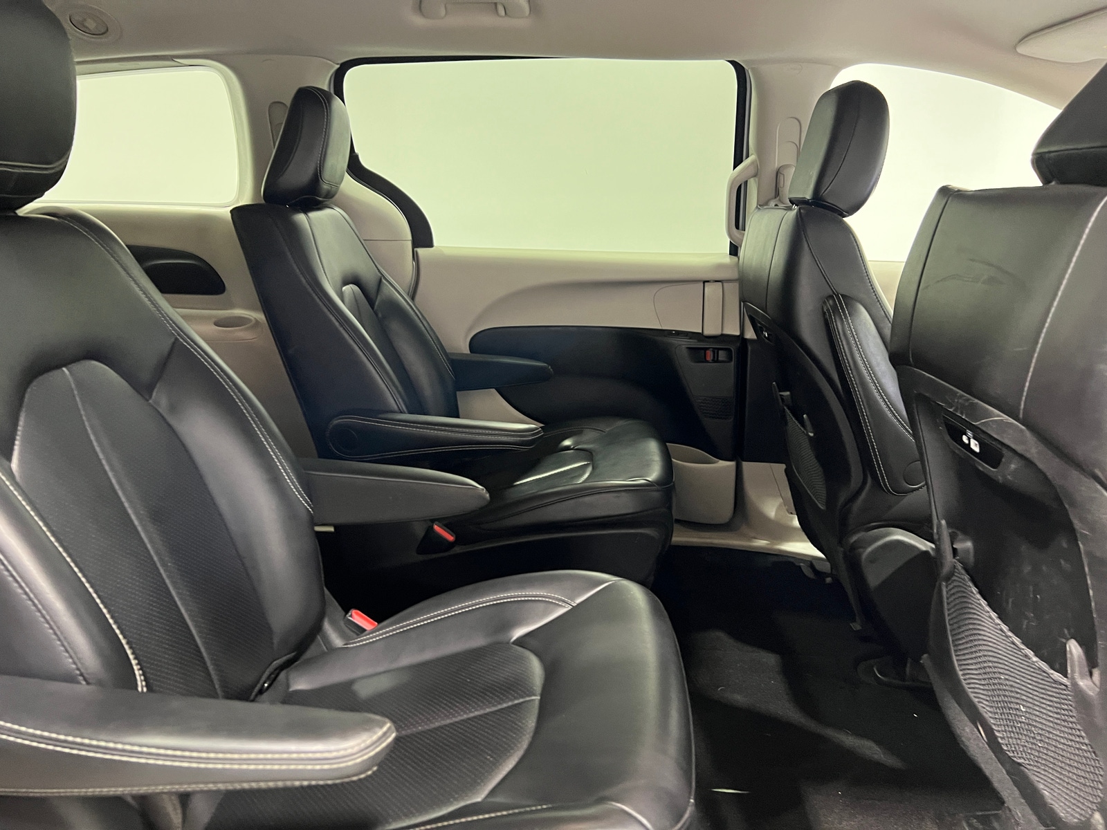Thumbnail: 2023 Chrysler Pacifica - 5