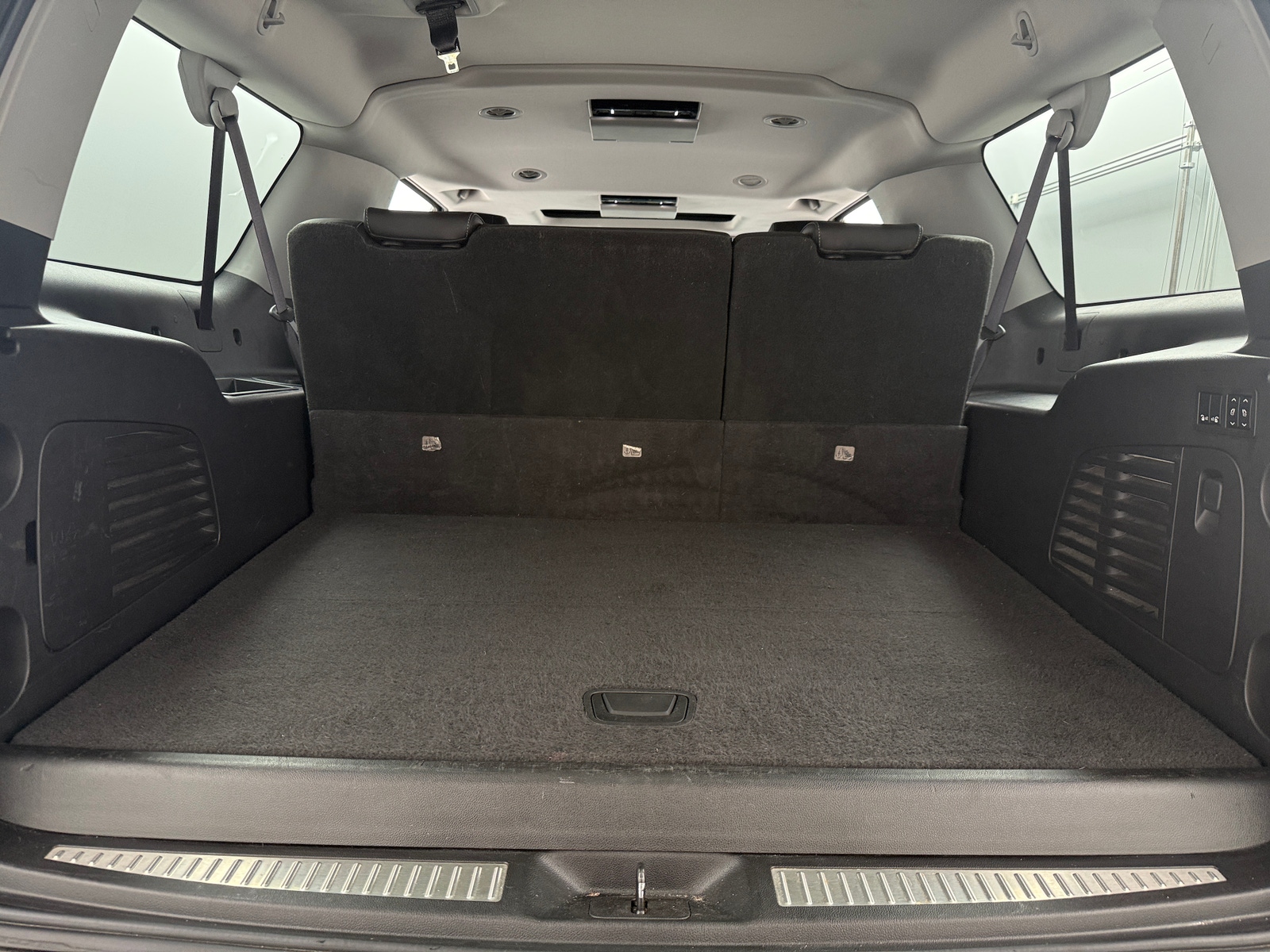 Thumbnail: 2016 Chevrolet Suburban - 6